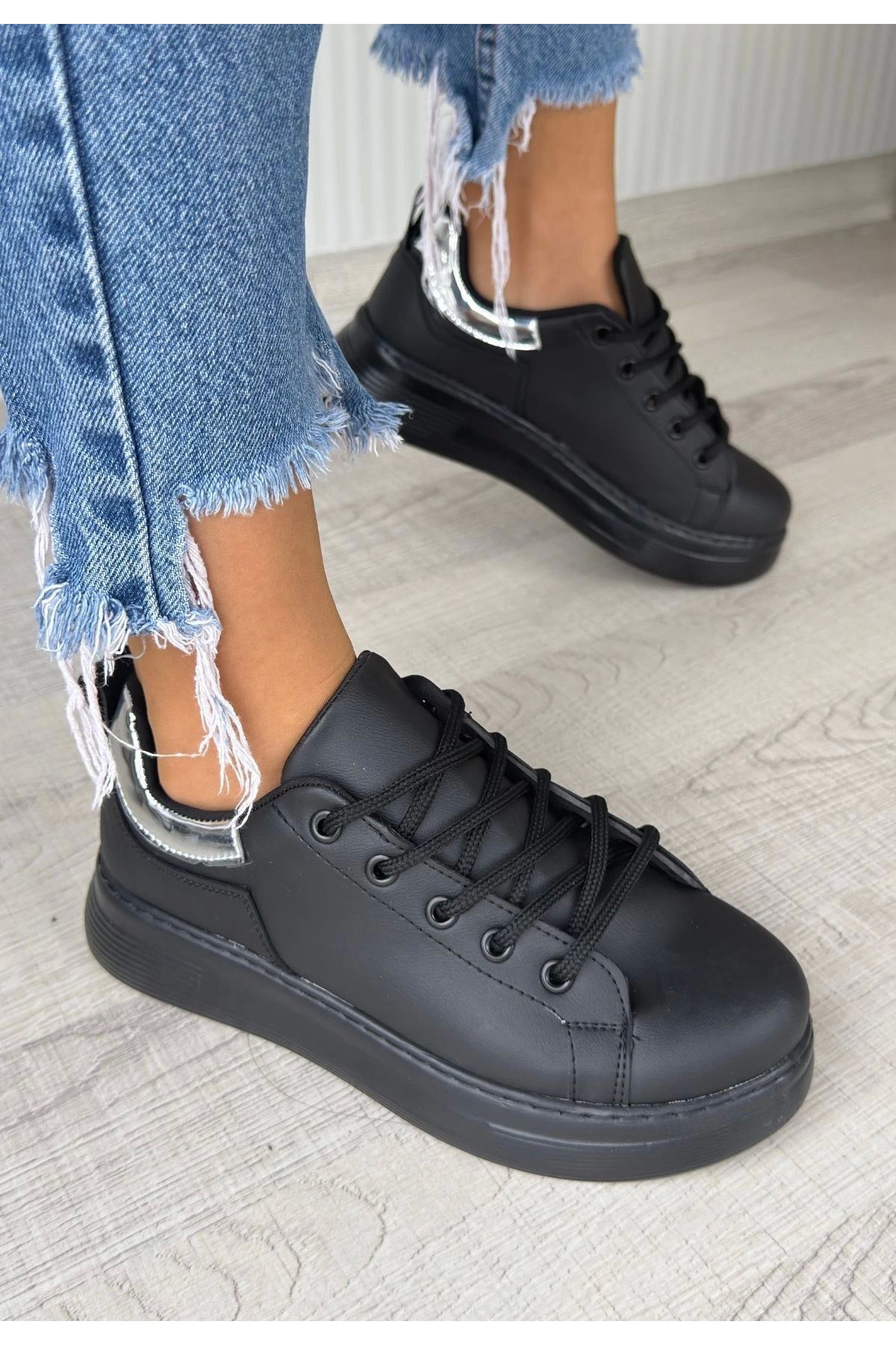 Shop58 Sofio Siyah Cilt Bağcıklı Spor Ayakkabı