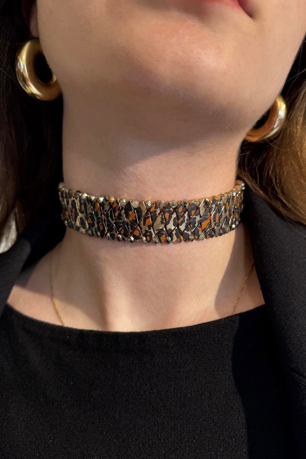 TAKIŞTIR Karışık Renk Leopar Desenli Choker Kolye