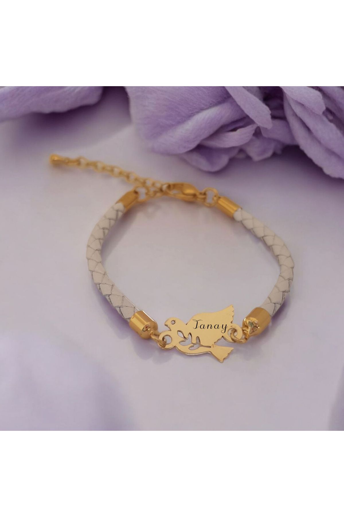 ARCHINO GOLD Hakiki Derili 14 Ayar Altın Plakalı Kuş Motifli Tanay İsmine Özel Bileklik-425isim-beyaz