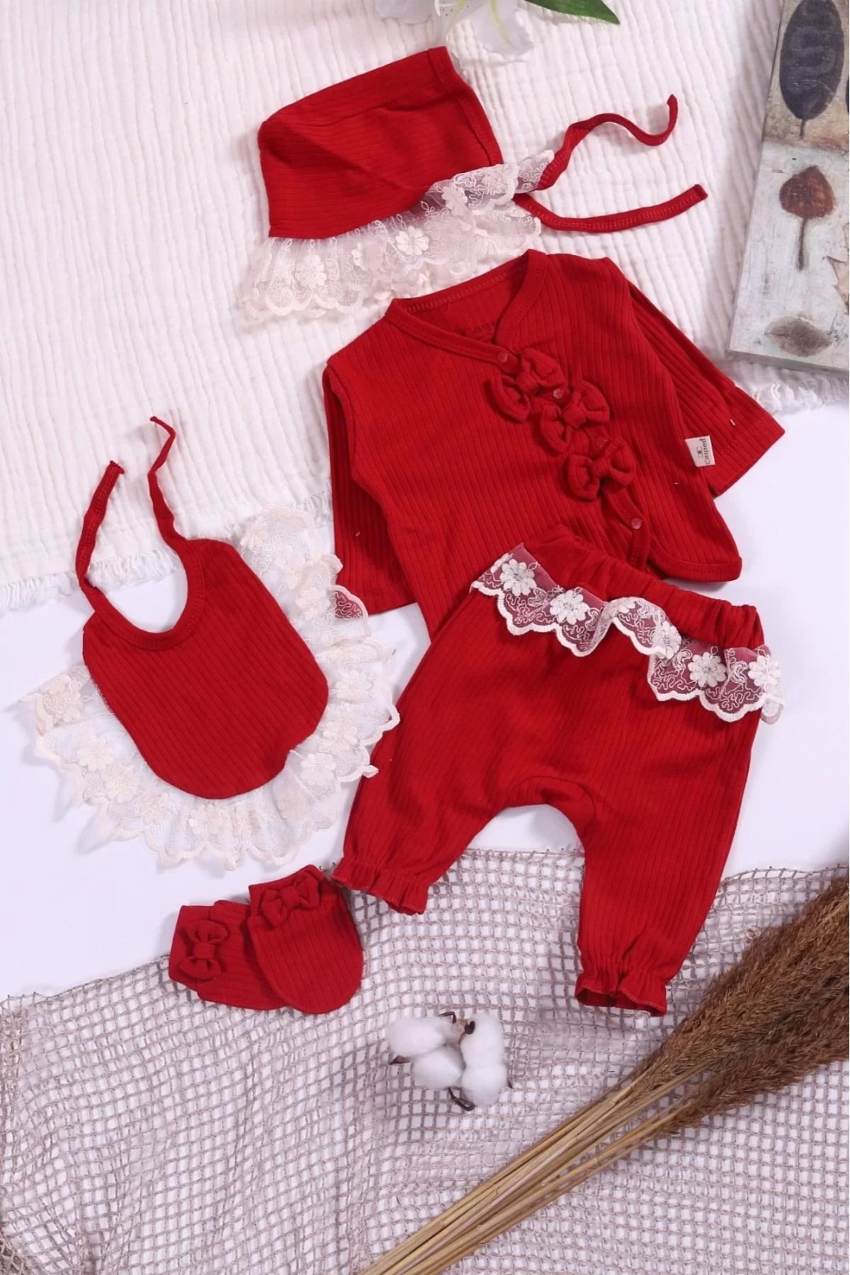 Shop58 Dantel İşlemeli Fisto Detaylı Kız Bebek 5 Parça %100 Pamuk Hastane Çıkışı