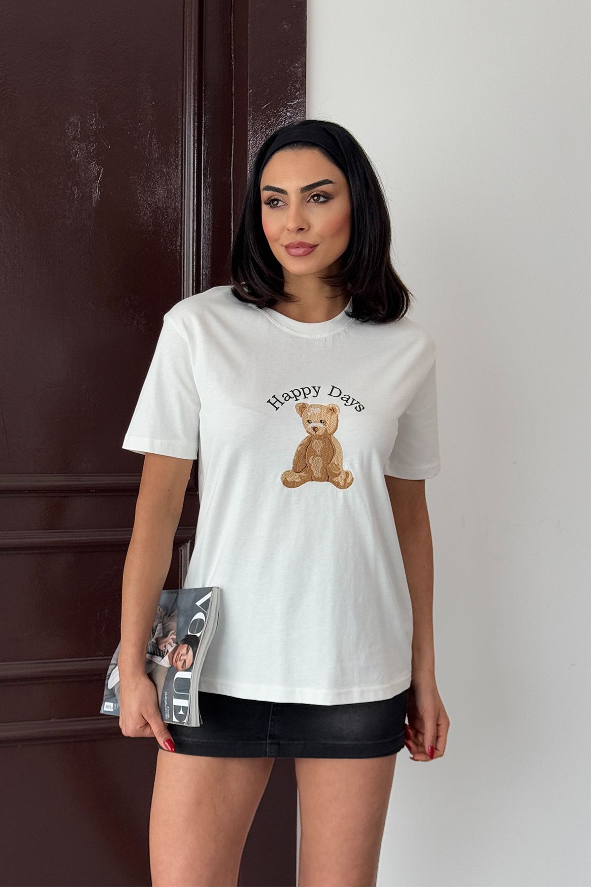 Ortaya Çık Beyaz Happy Days Nakış İşlemeli Basic Tişört