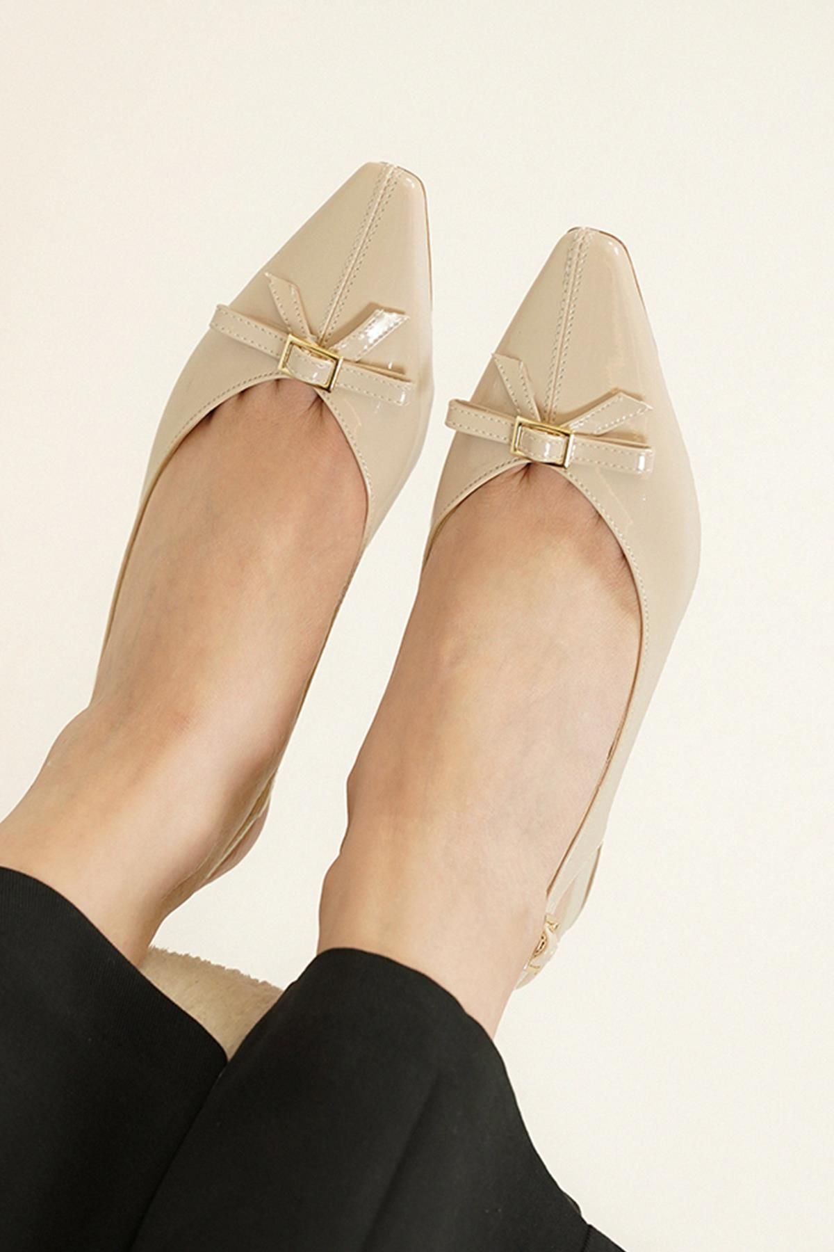 Stilbagshoes ELİNOR FİYONK TOKA DETAYLI KADIN AYAKKABI BEJ