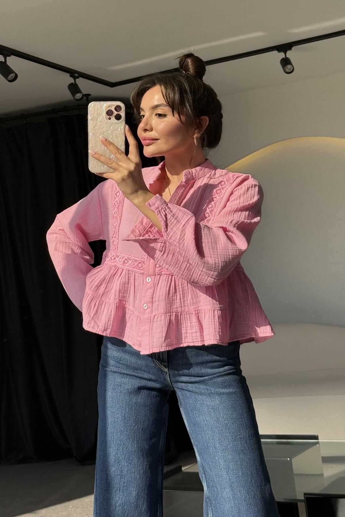Gizem Ecemiş Luke Pembe Dantel Detay Gömlek