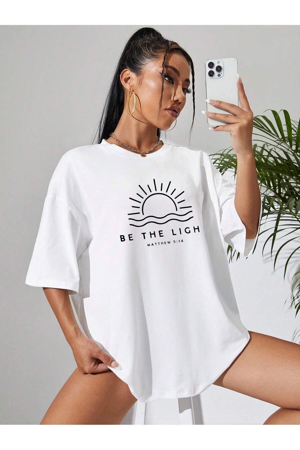 DUBU BUTİK BE THE LIGHT Kadın Renkli Özel Baskılı Oversize Süprem Bisiklet Yaka T-Shirt