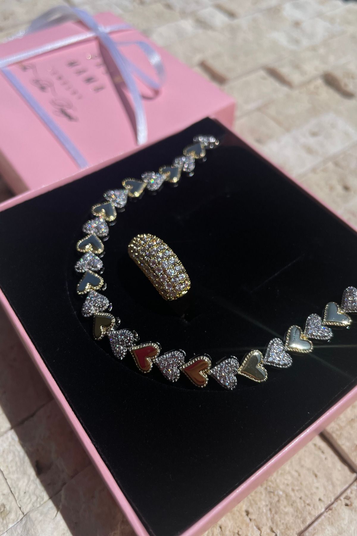 PALMMAMA Anneler Günü Hediye Kalp Bileklik ve Gold Yüzük 2'li Pembe Kutulu Set Takım
