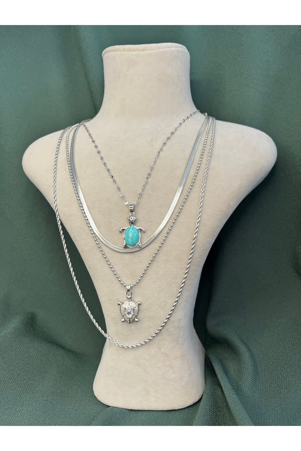 Fam&Co Jewelry Kaplumbağa Figürlü Dört Katmanlı Paslanmaz Çelik Çoklu Kolye-Gümüş Renk, Suya Dayanıklı