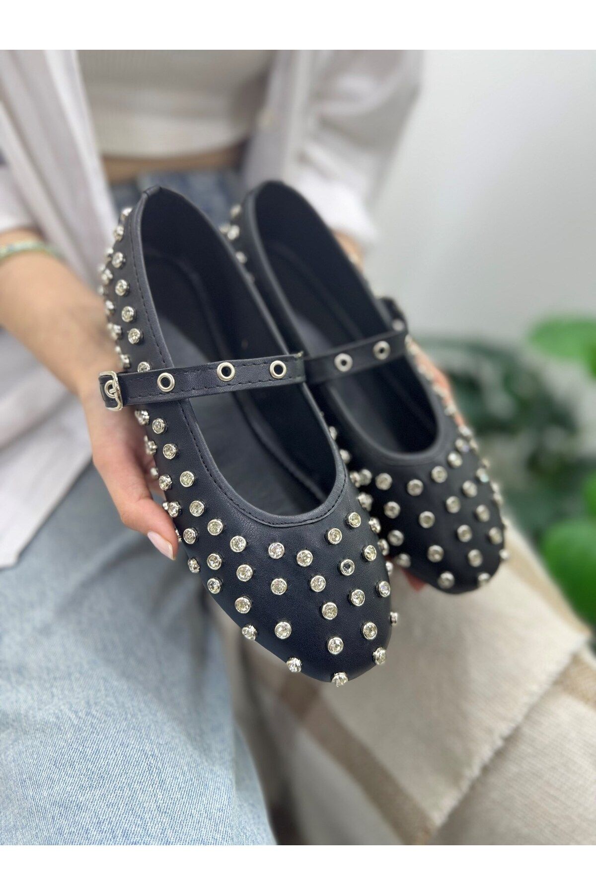 İmerShoes Günlük Kadın Siyah Babet Gümüş Taşlı Bantlı Tokalı Alçak Topuklu Yumuşak Rahat Ayakkabı K-128