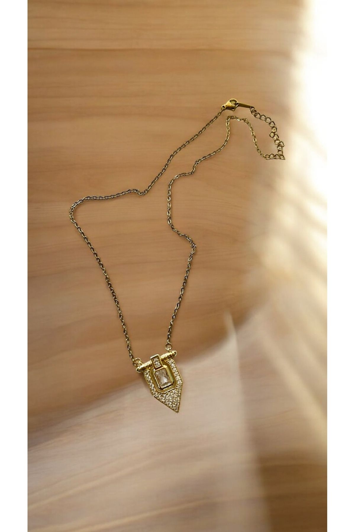Solène Bijou Arrow Zirkon Taşlı Çelik Kolye
