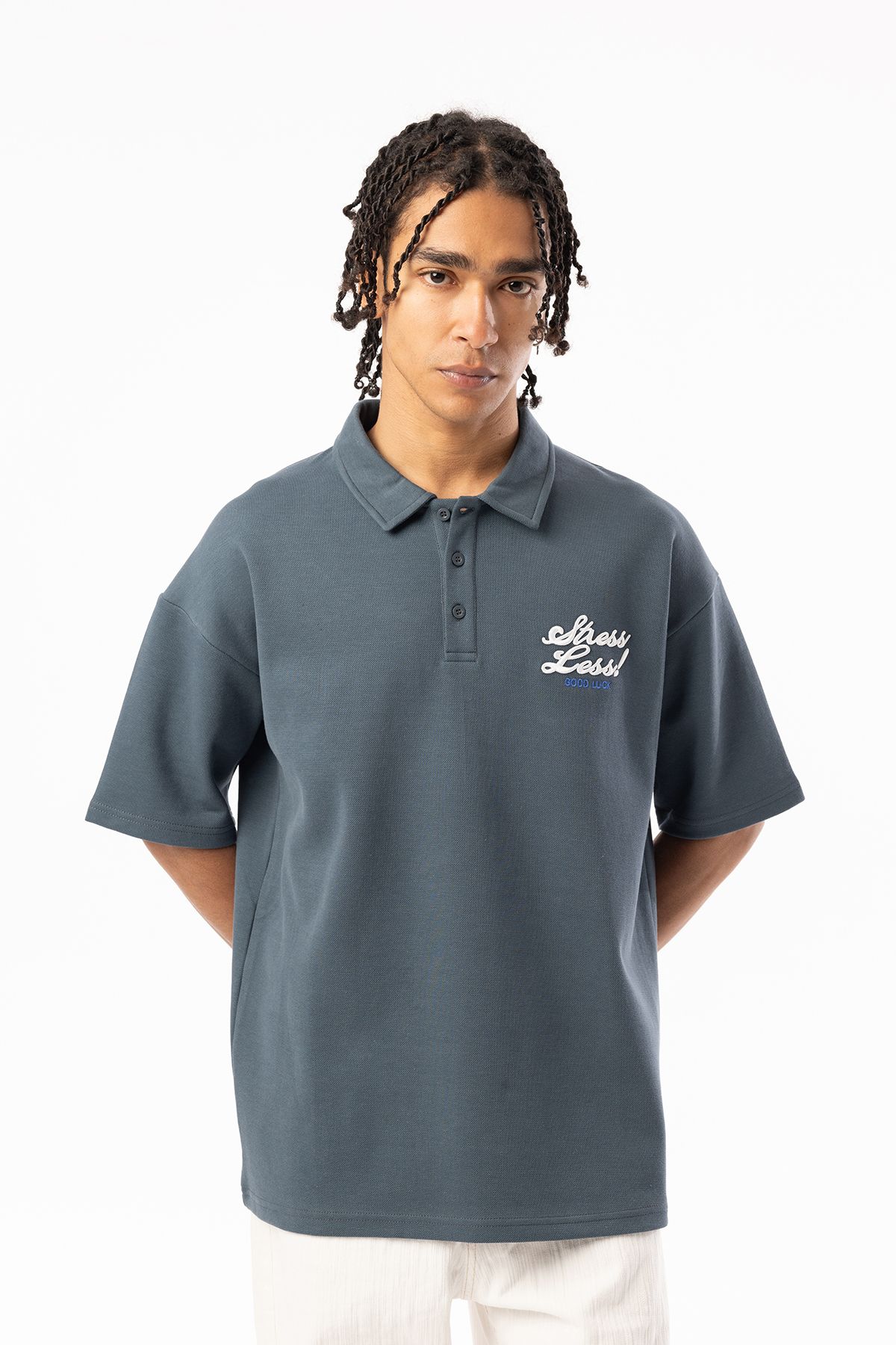 EGHO Göğüs Stress Less! GOOD LUCK Nakışlı Double Pike Kumaş Erkek Polo Yaka Oversize Tişört