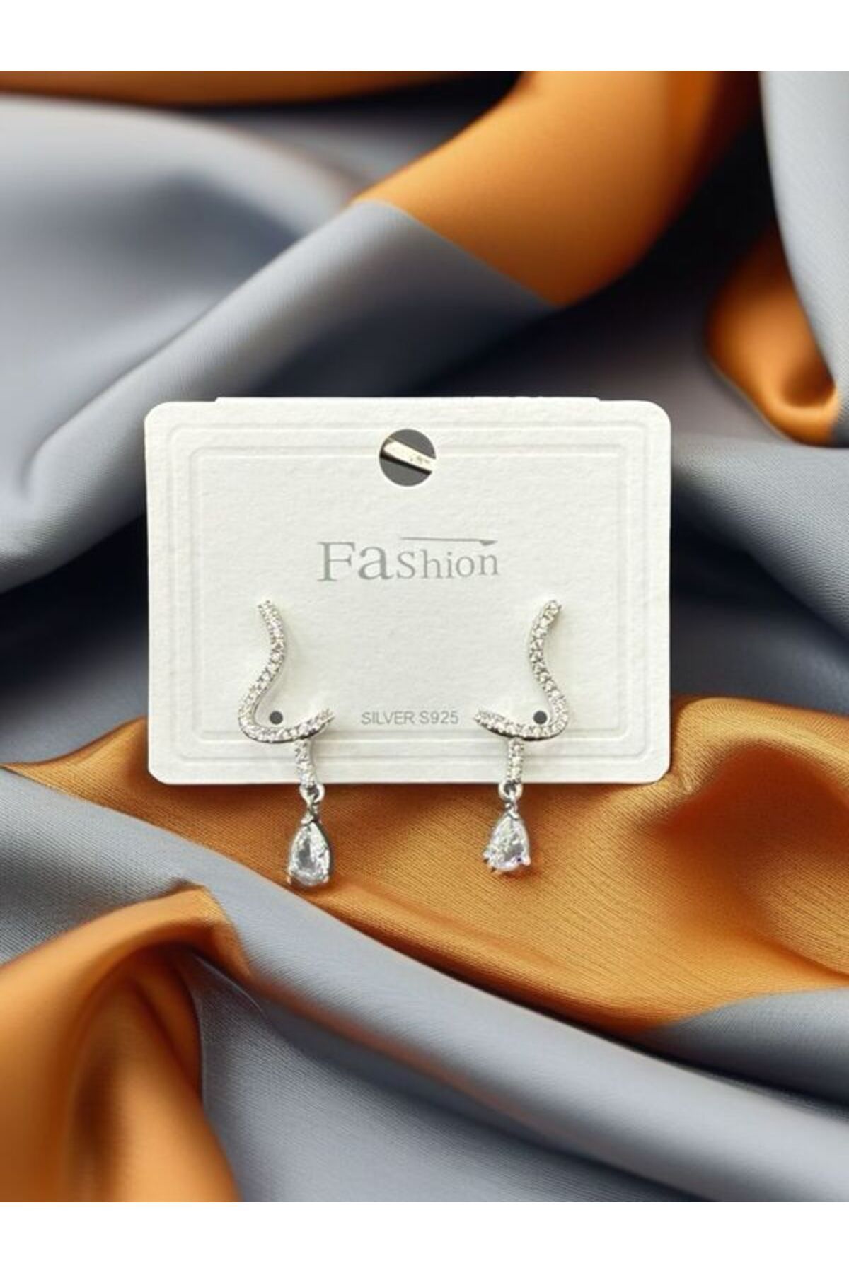 Calmea Jewellery Çelik Premium Spiral Renk Atmaz Garantili Faturalı Zirkon Taşlı Kadın Küpe (İğne 925 Ayar Gümüştür)