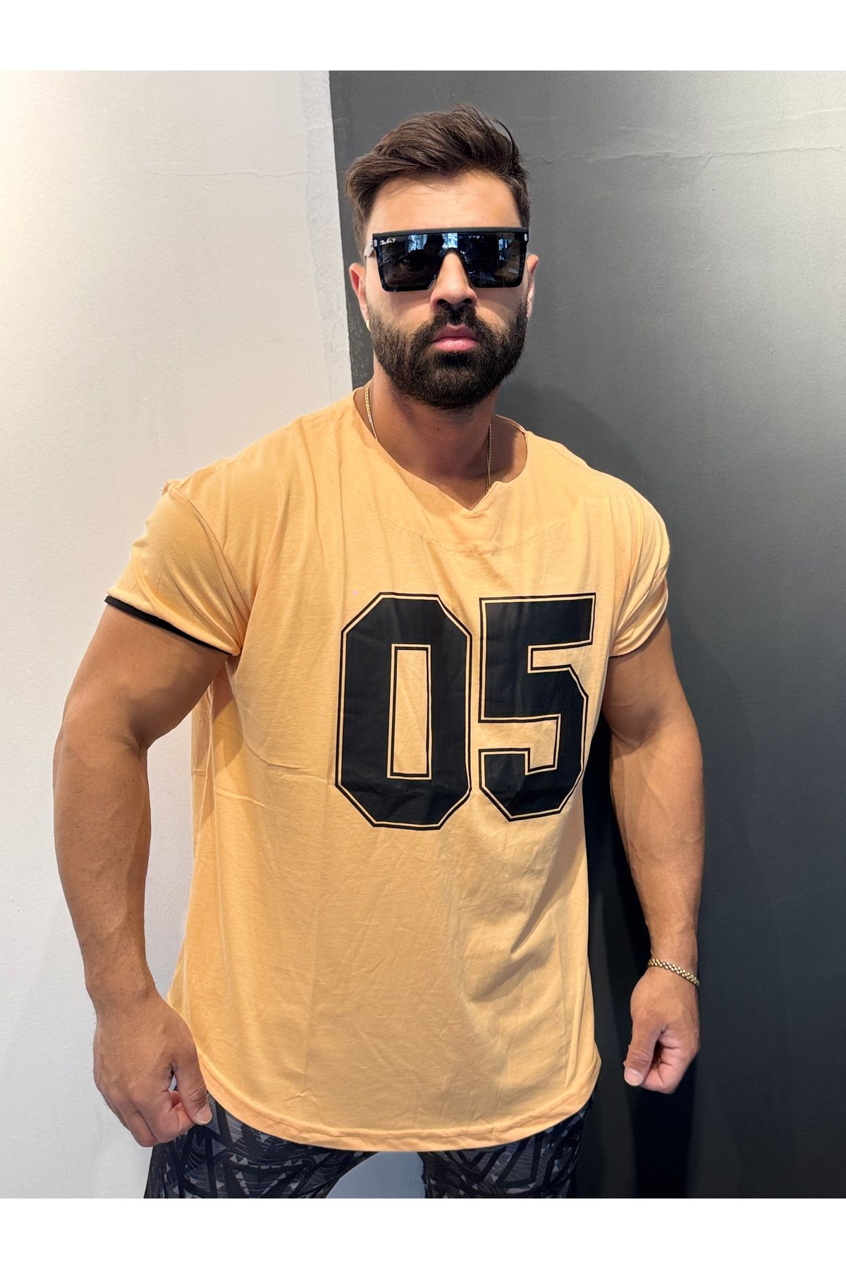 Bas Body FitnessWear 05 Baskılı %100 Pamuk V Yaka Kol Lastikli Oversize Kesim Somon Rengi Fitness Günlük Tişört