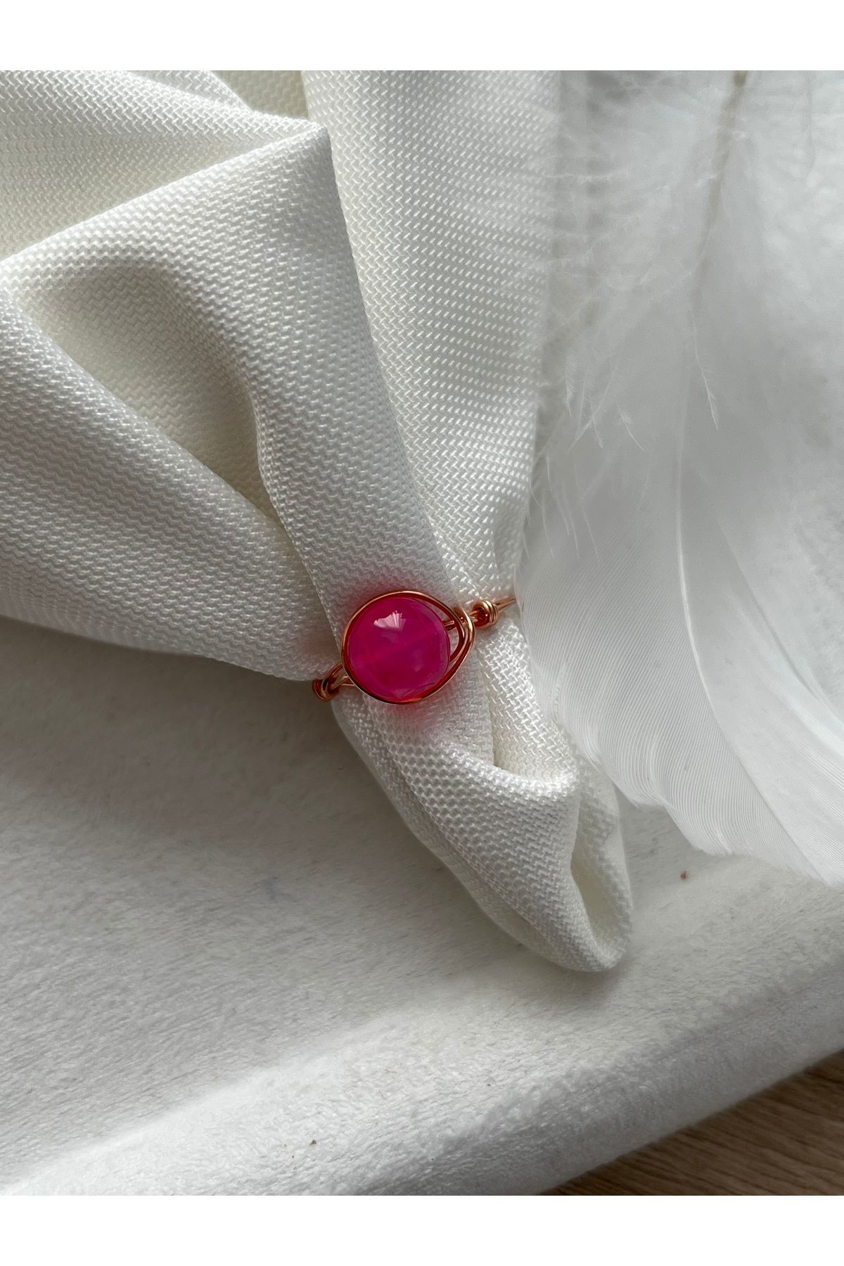 Pel Design 8 mm Pembe Akik Taşı Bakır Tel Yüzük