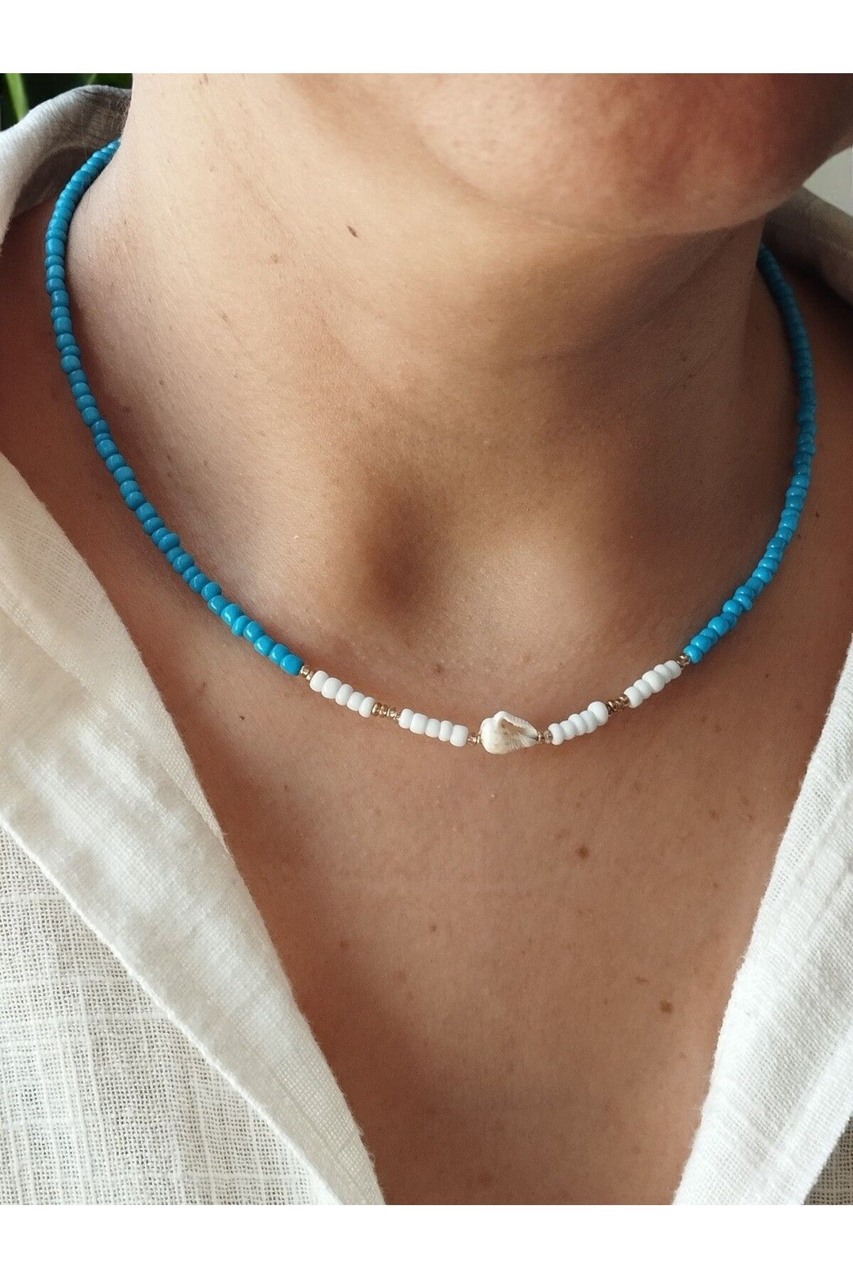Amabel Jewelerys Midye Kabuk Charm'lı Yaz Sıcağı Mavi Kumboncuk Kadın Kolye
