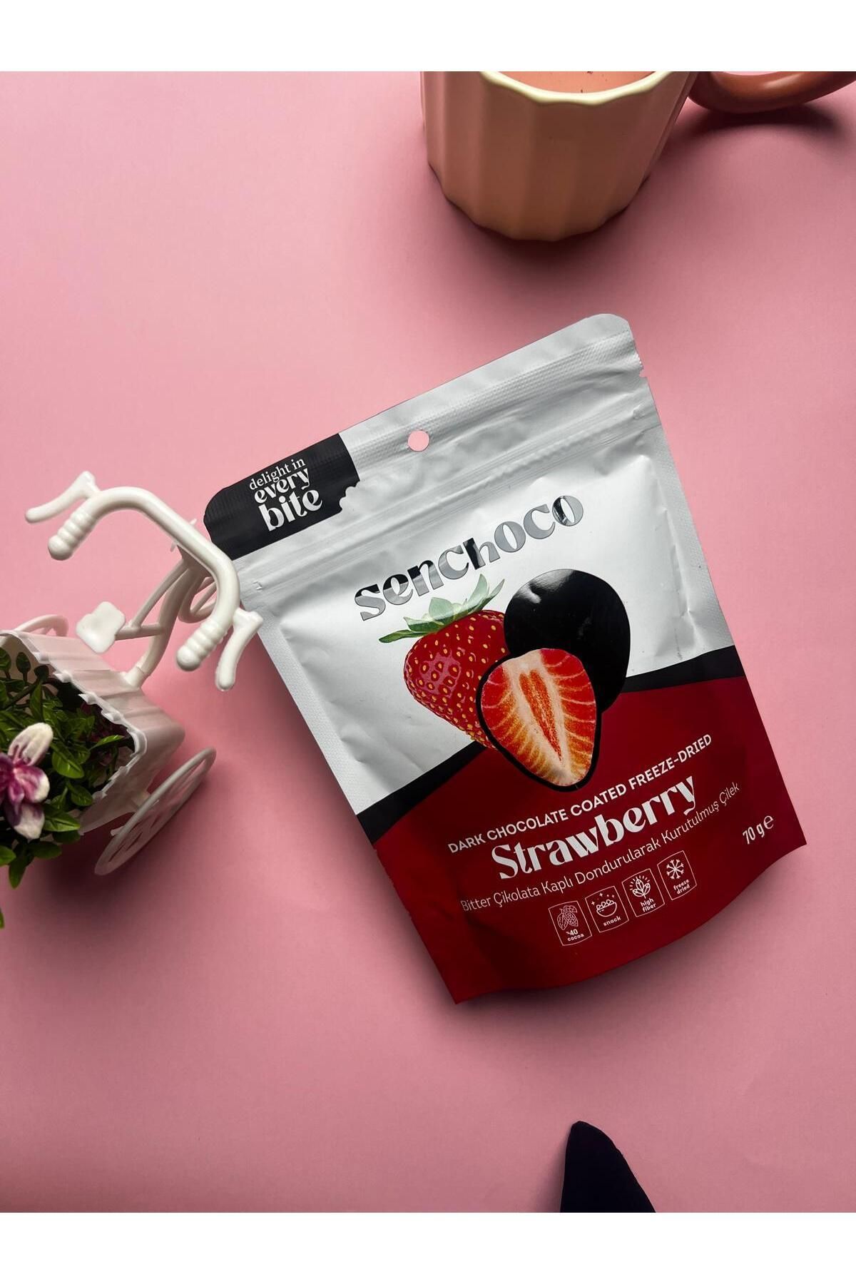 SENChOCO BİTTER ÇİKOLATA KAPLI DONDURULARAK KURUTULMUŞ ÇİLEK
