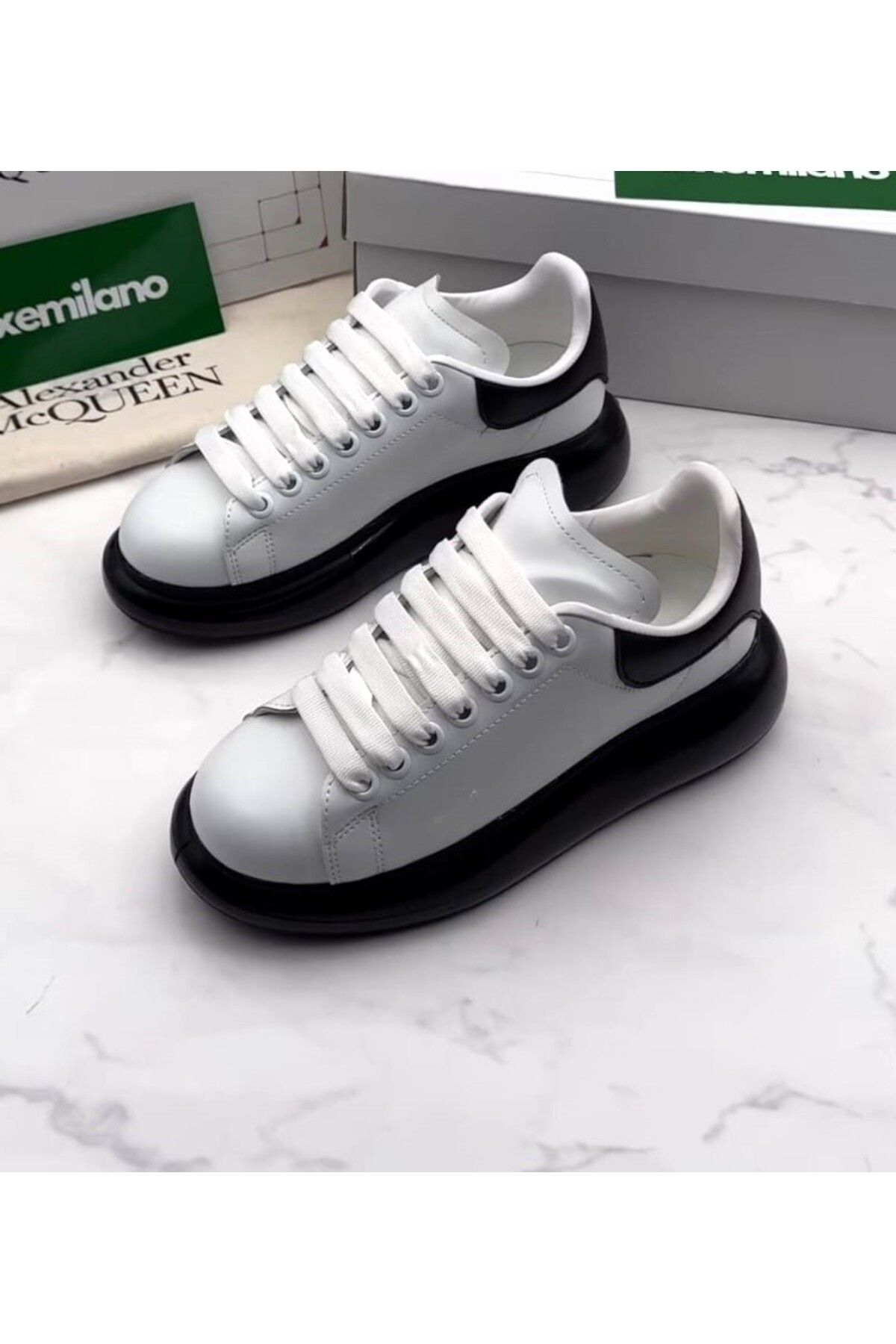 ButikSN collection Unisex Sneaker Spor Ayakkabı Bağcıklı Ortopedik Beyaz Renk Arkası Siyah Detaylı