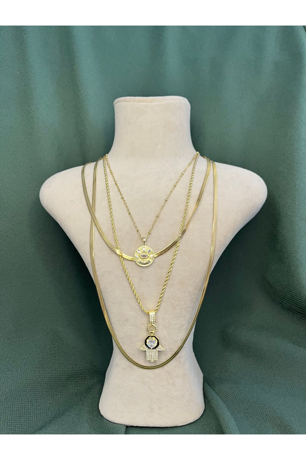 Fam&Co Jewelry 4 Katmanlı Altın Renk Çelik Kolye – Fatma'nın Eli Detaylı Uç