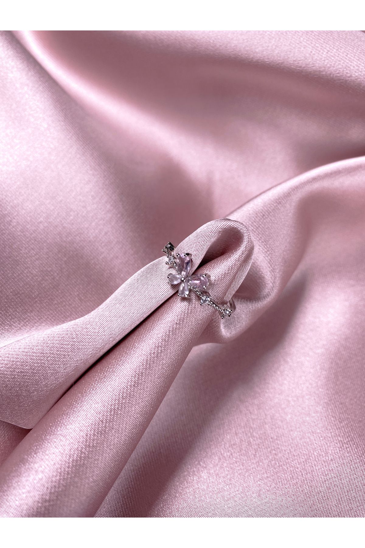 Jewerly Elysia Pembe Kelebekli Çelik Yüzük