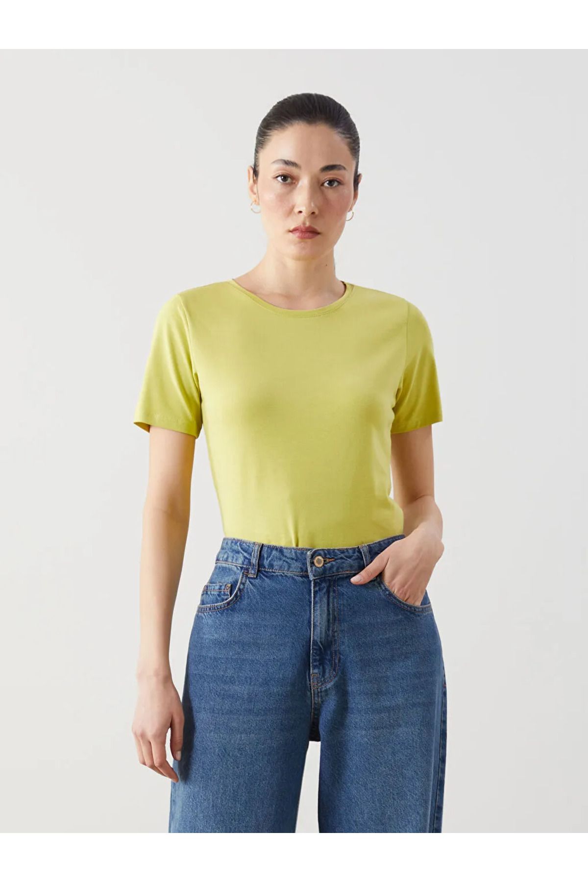 LC Waikiki LCWAIKIKI Classic Siyah Bisiklet Yaka Kadın Tişört
