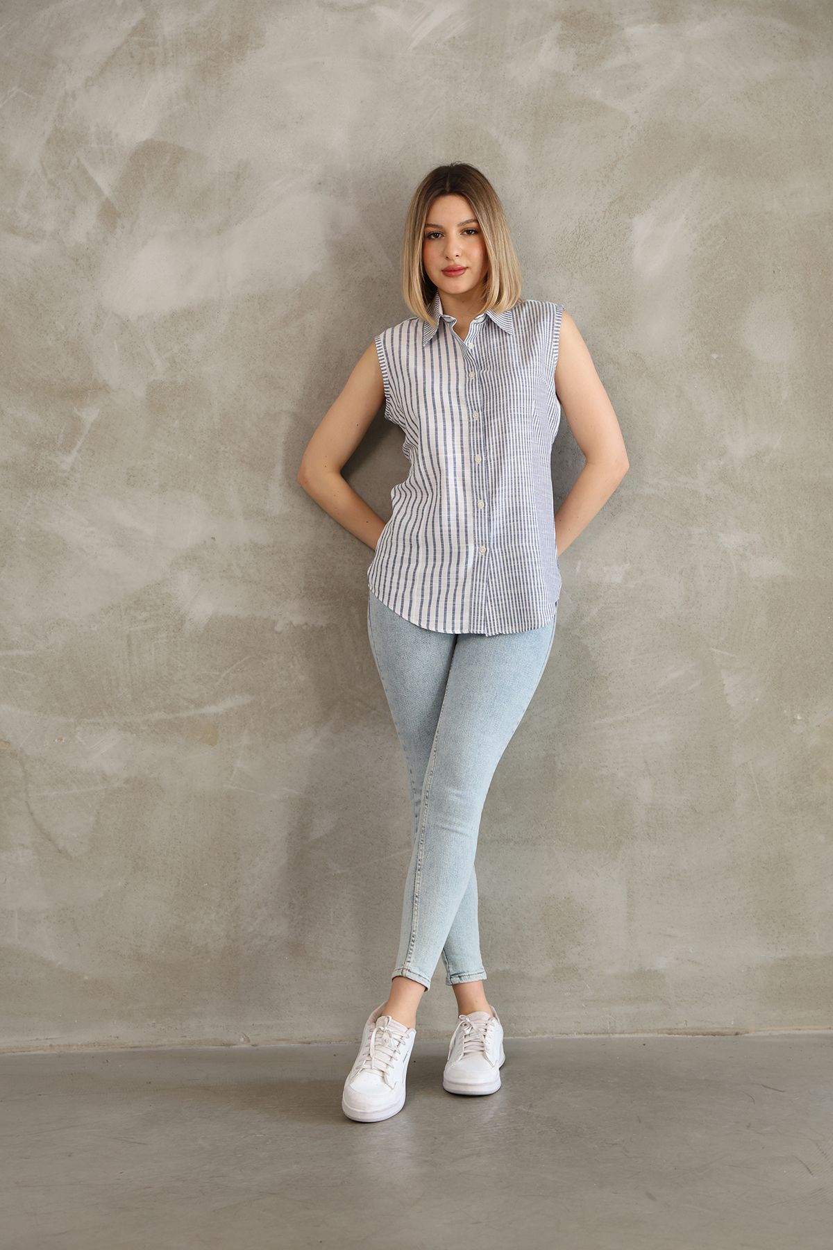 Butik Sıfır Kol Lacivert Çizgili Pamuk Keten Kadın Gömlek