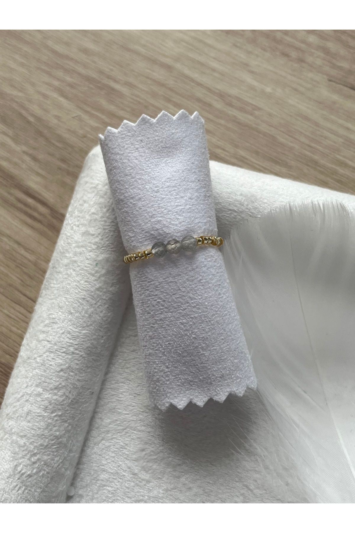 Pel Design Minimal Faset Labradorit Taşı Lastikli Altın Yüzük
