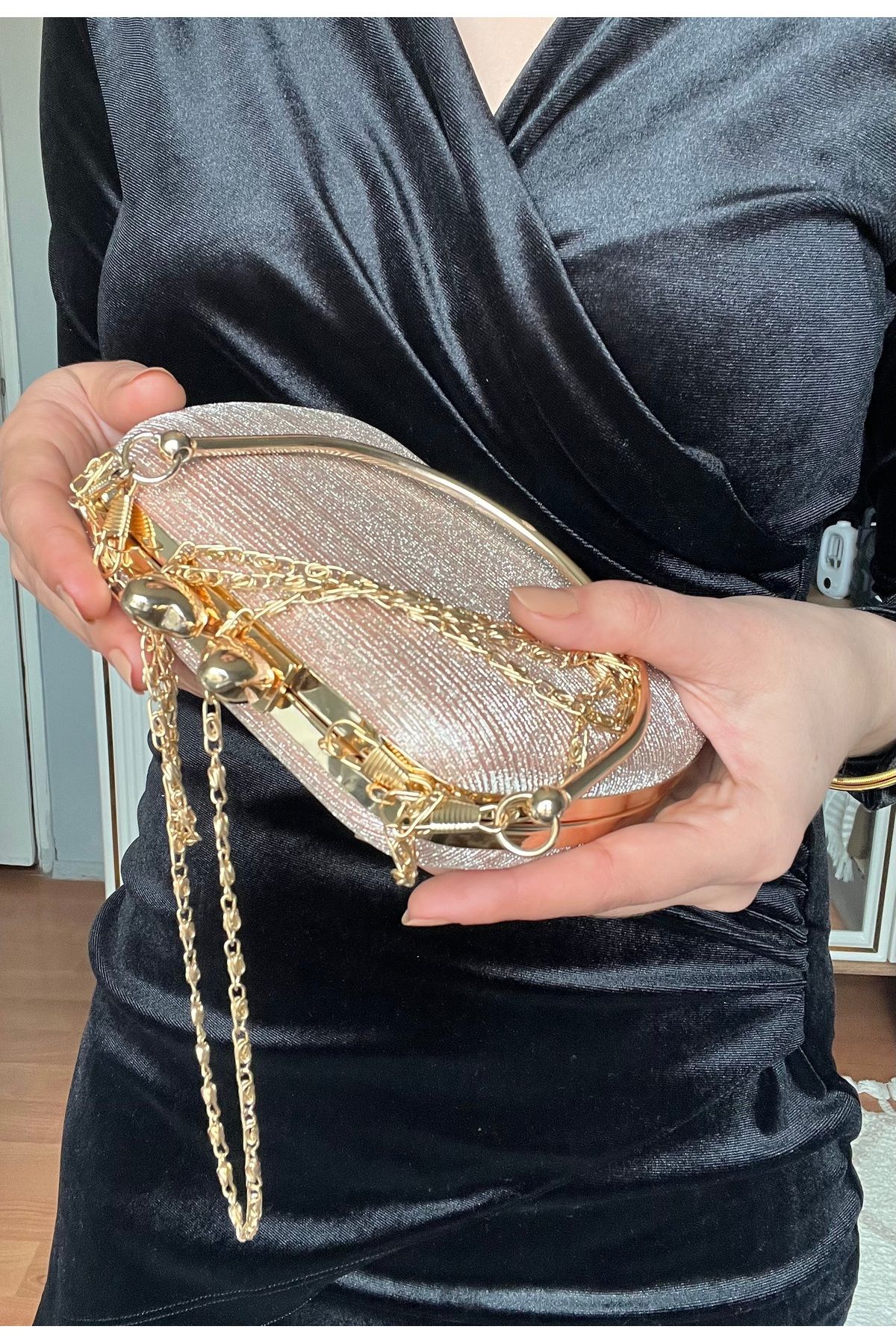 Baykuş Boutique-Women's Striped Glitter Heart Detailed Evening Dress Bag with Hand Grip and Shoulder Strap 3