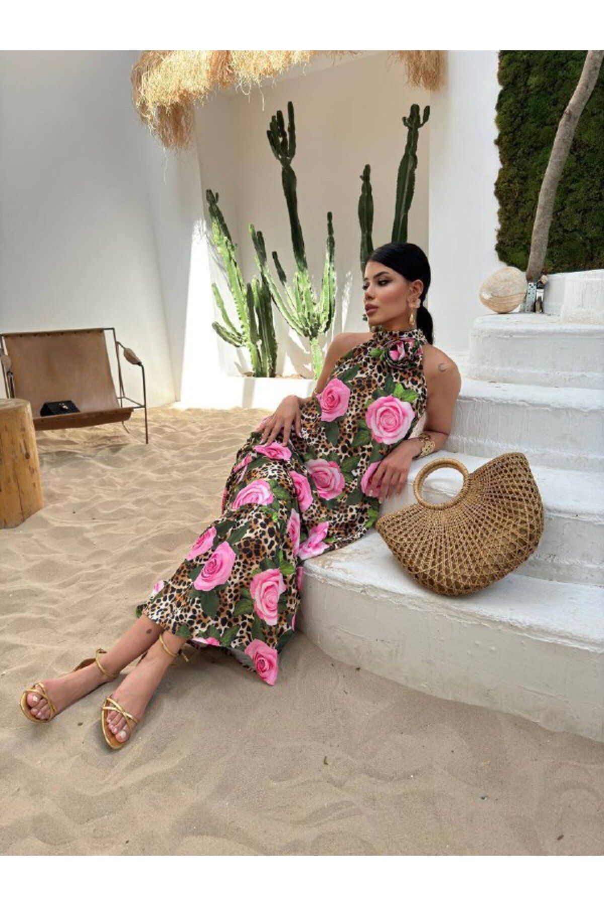 Castivo Fashion Leopar Gül Desenli Yırtmaçlı Halter Yaka Uzun Elbise