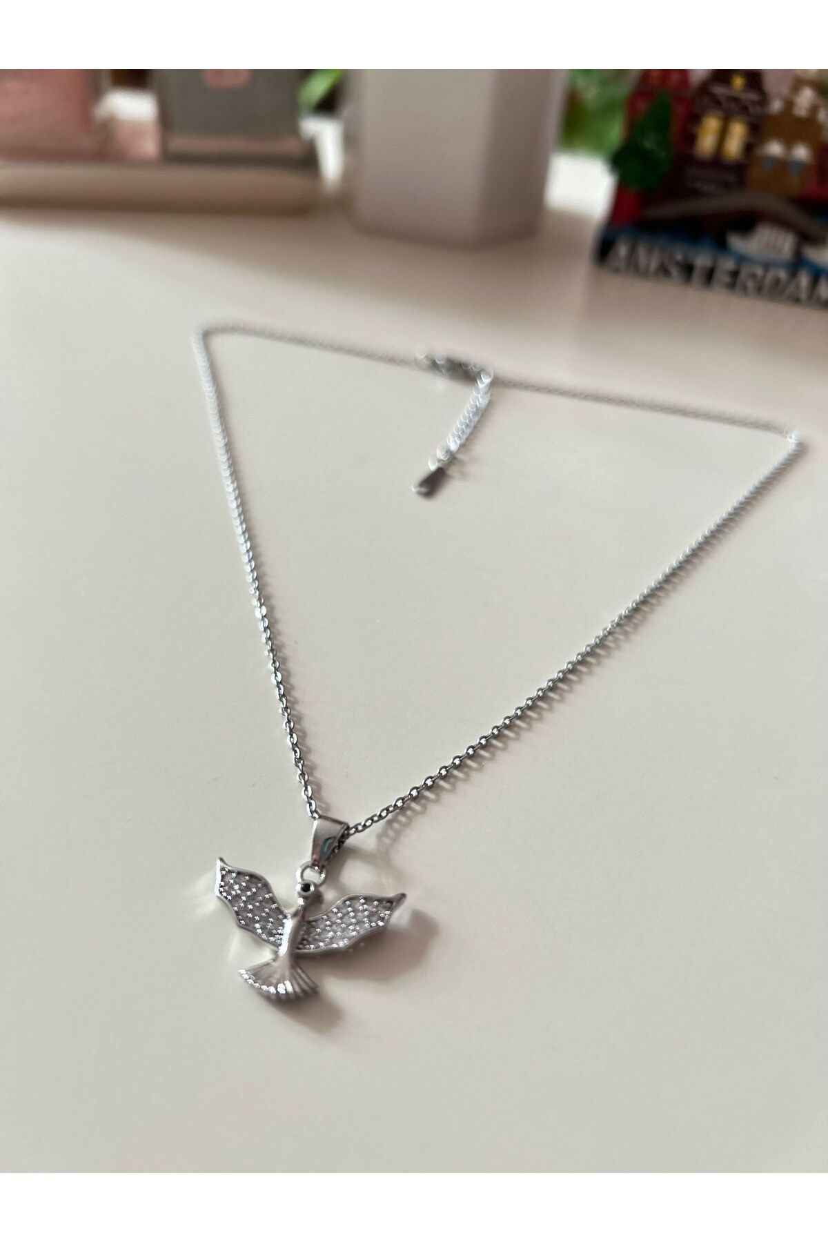 Cheecky Chic Stiline Kanat Aç ve Özgürlük Kat, Zarafetini Uçur: Silver Renk Kuş Figürlü Zirkon Kolye