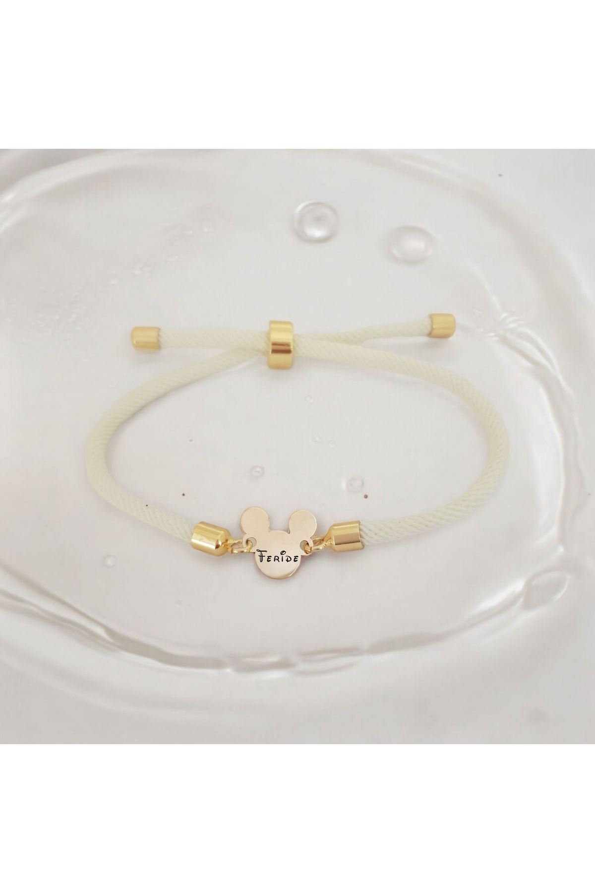 ARCHINO GOLD İpek Örgülü Mickey Mouse Motifli 14 Ayar Altın Plakalı Feride İsmine Özel Bileklik-430isim-beyaz