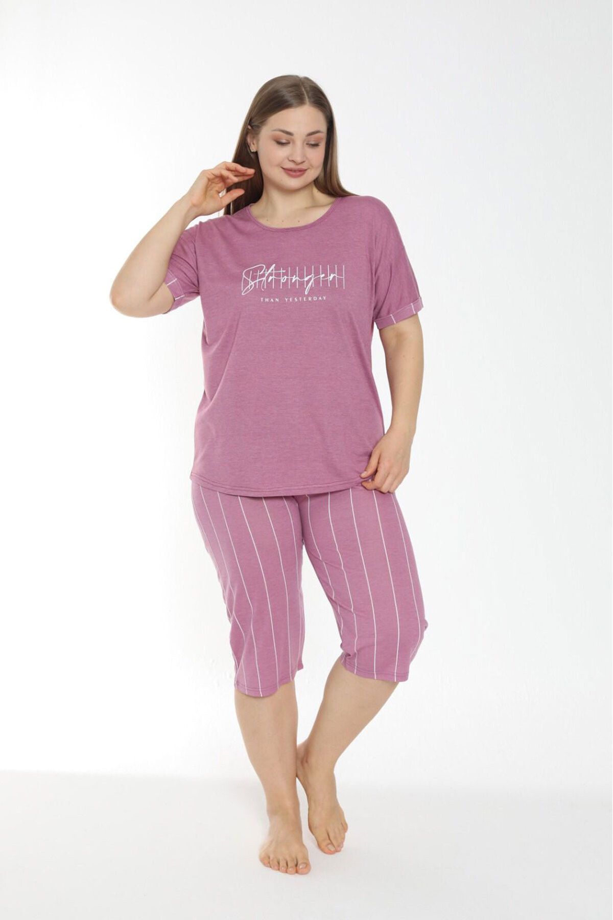 Pijamoni Battal Kısa Kol Kapri Pijama Takımı