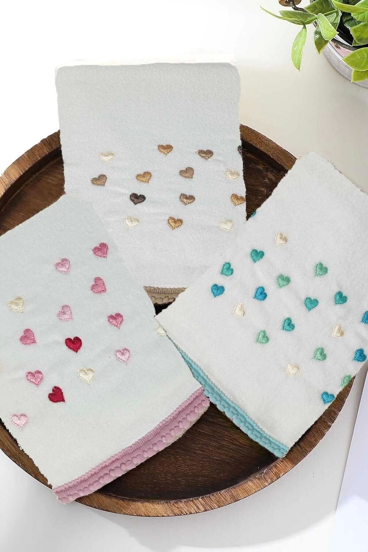 Mira Home 3 Lü Renkli Kalpli Su Taşı Kenar İşlemeli Havlu Seti 50X90 Cm