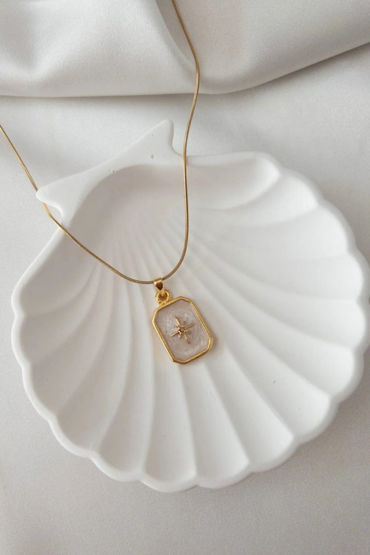 Le Manolia Accessories kuzey yıldızı özel tasarım kararmaz gold çelik zincir kolye KADIN ÇELİK GOLD KOLYE