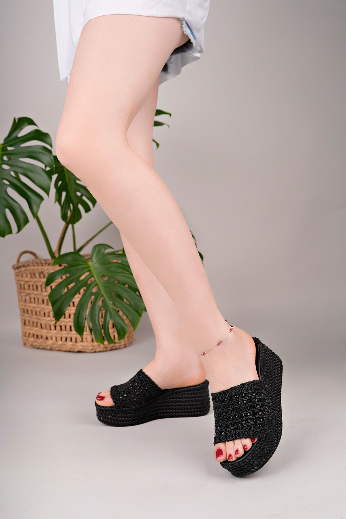 TOLGSHOES DOLGU TOPUK TAŞ DETAYLI SİYAH TERLİK