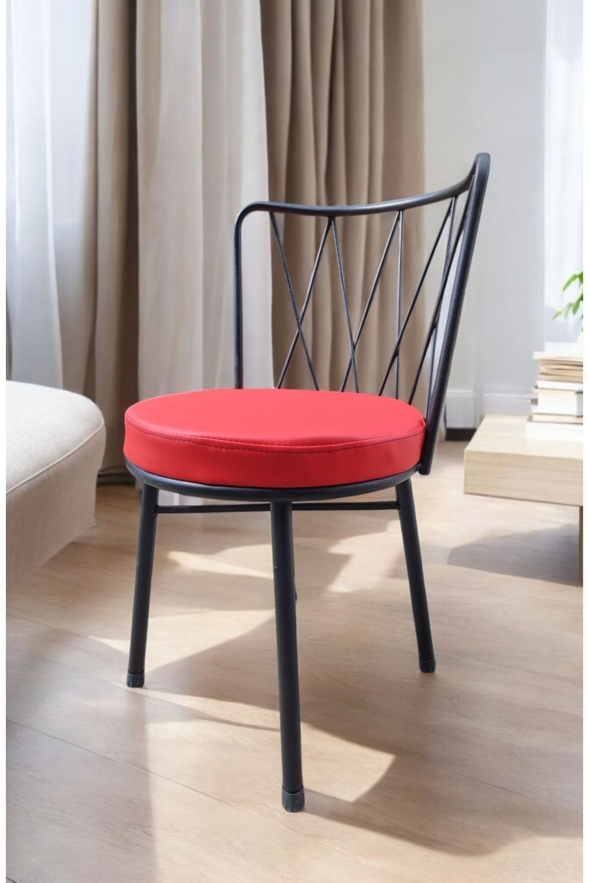 FONKSİYONER Döşemeli metal sandalye