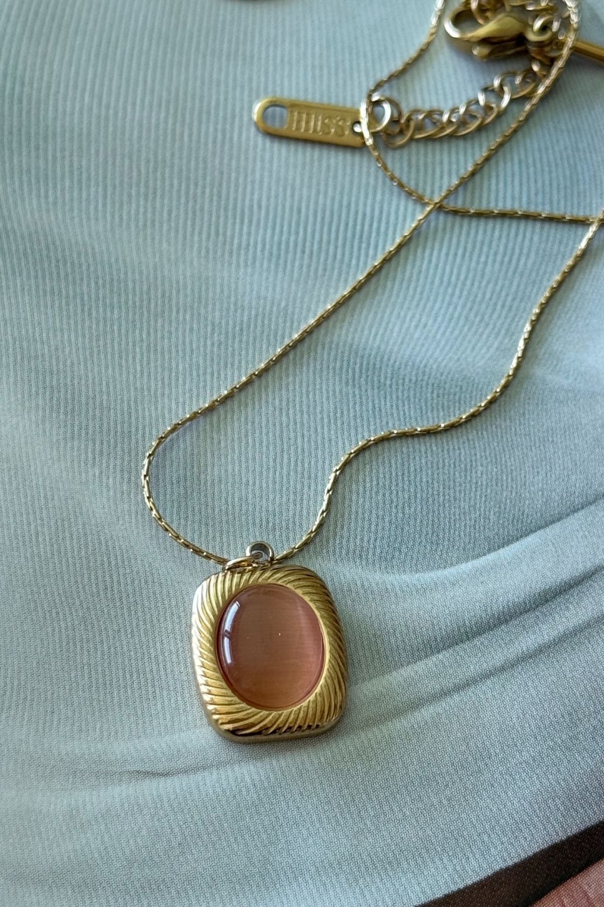 Trendy Butik Çelik Opal Taşlı Kolye