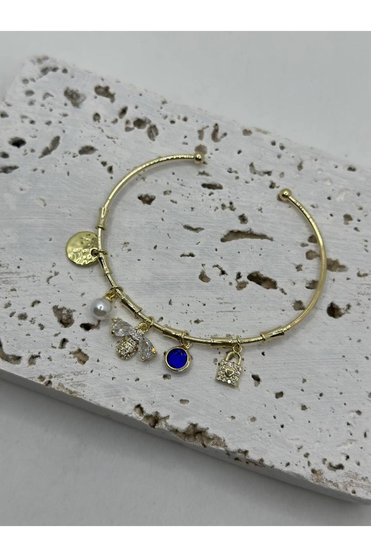 lysiaaccessory Zirkon Taşlı Arı Detaylı Çoklu Charm Bileklik