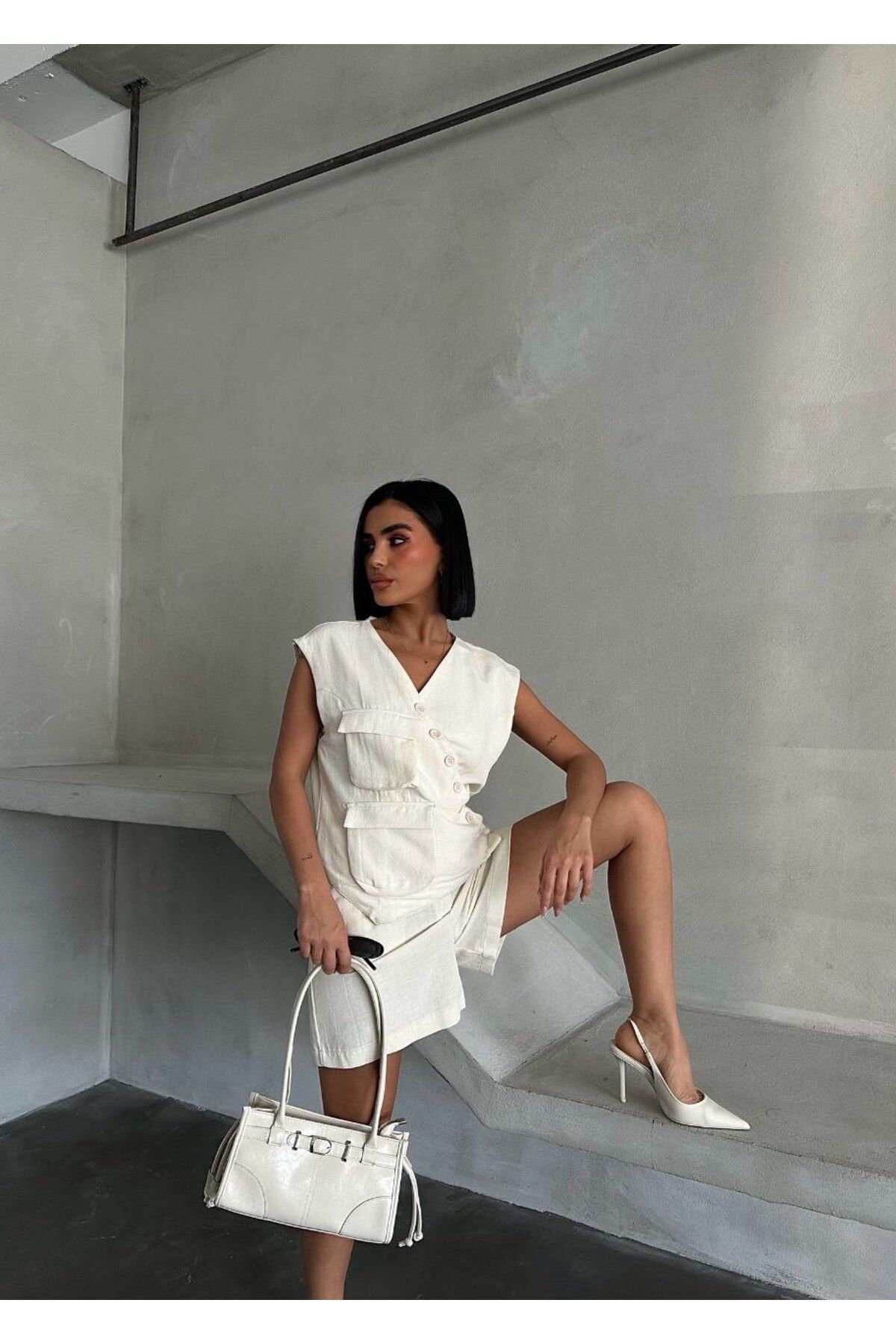 Castivo Fashion Düğme Detaylı V Yaka Şortlu Yazlık Kadın Takım