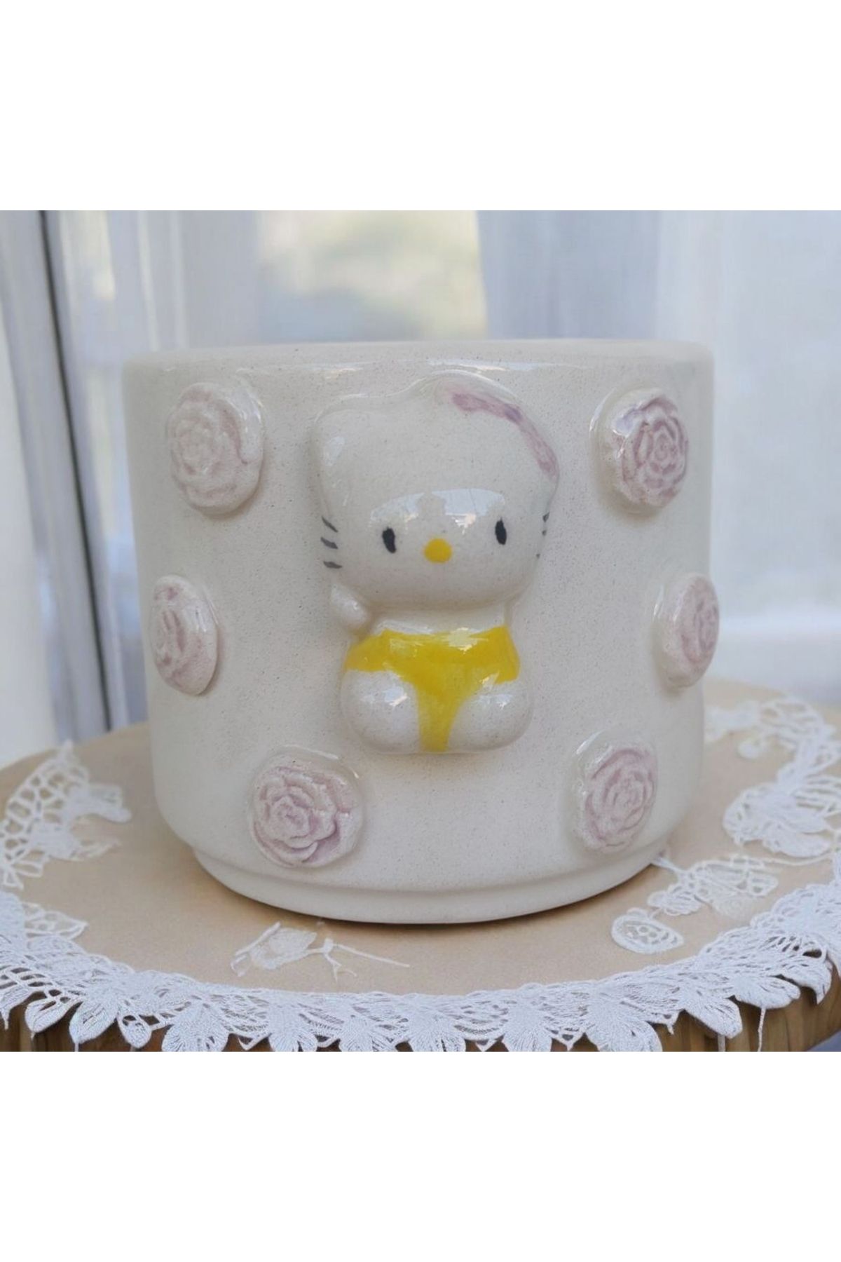 Kübistseramik El yapımı seramik Hello kitty kedicik kupa