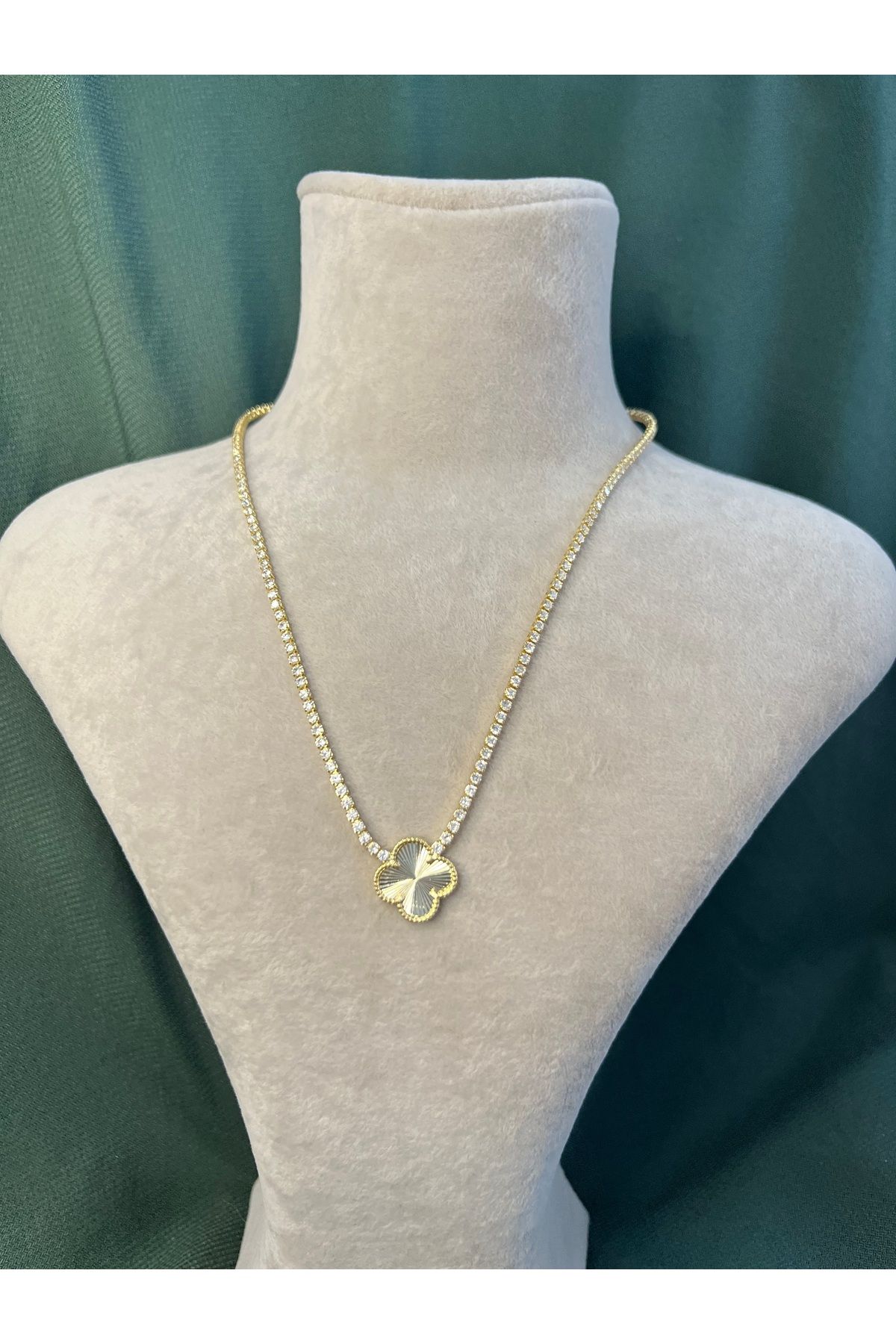 Fam&Co Jewelry Zirkon Taşlı Yonca Figürlü Altın Renk Kolye