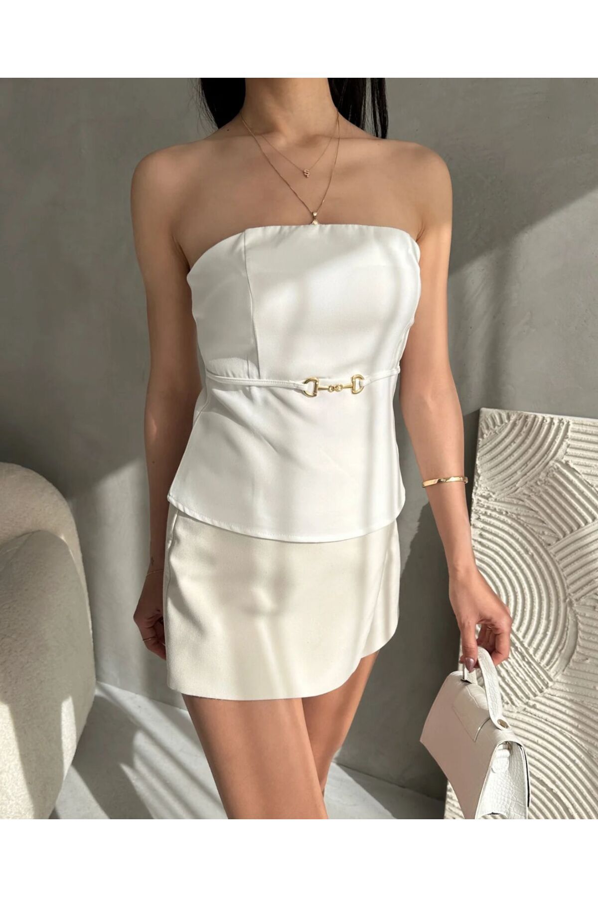 Butik Straplez Beli Toka Detaylı Crep Bluz