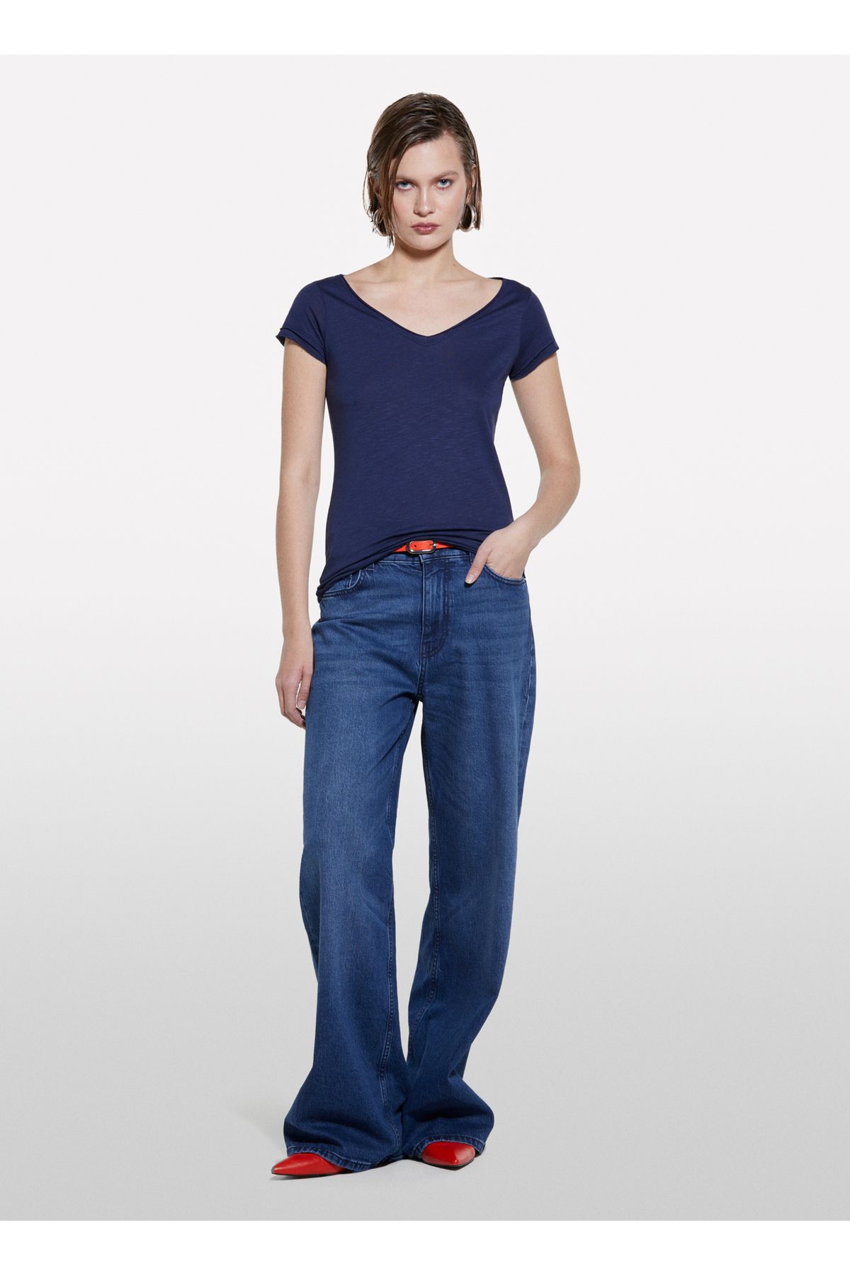 Sisley V Yaka Lacivert Kadın T-Shirt 3TNHL4007