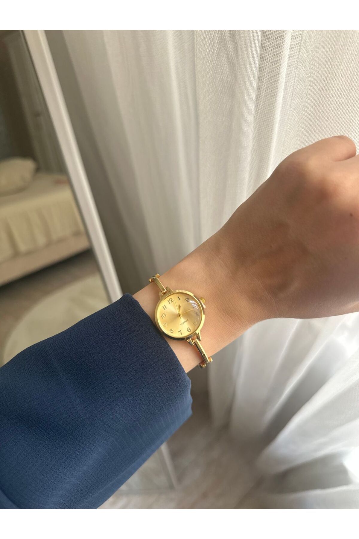 MERW Vanessa Model Metal Kordon Gold-Sarı Renk Vintage Seri Kadın Kol Saati