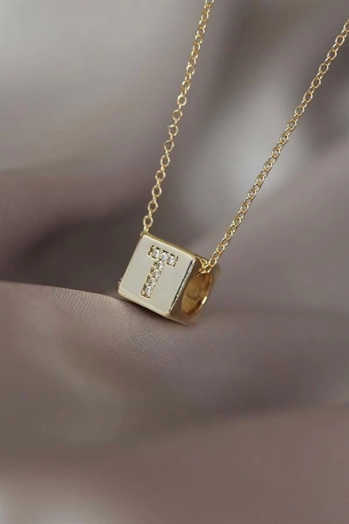 FASHIONLINE Gold Renkli Küp Model Zirkon Taşlı T Harfli Kolye
