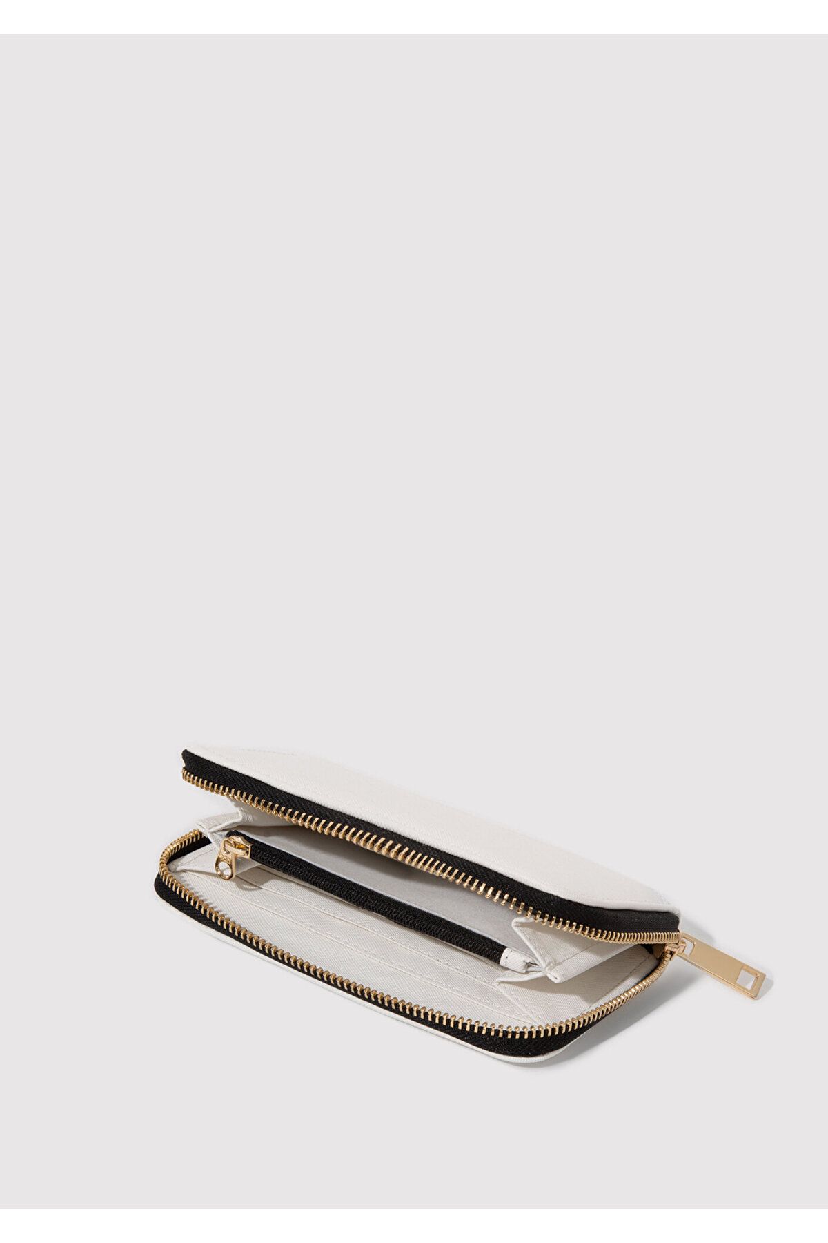 Mavi-White Wallet with m Logo Detail 1913130 -620 3