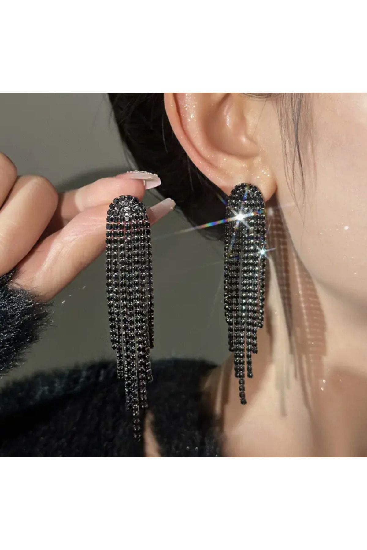 SE Jewellery Collection Selin Ersoy Siyah Taşlı Sallantılı Uzun Püsküllü Kadın Abiye Küpe