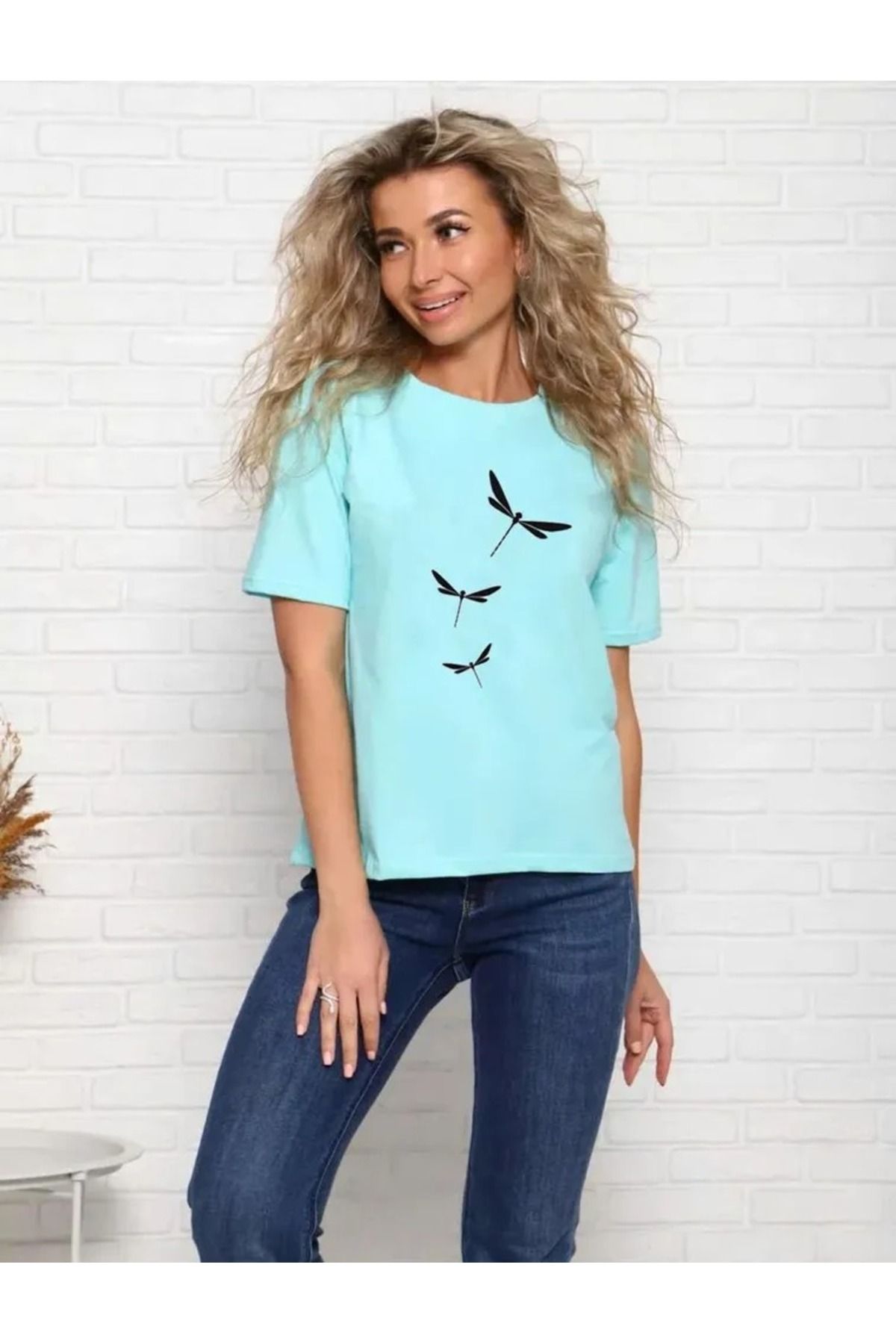 aynewmoda Kelebek desenli rahat yuvarlak yakalı kısa kollu tişört