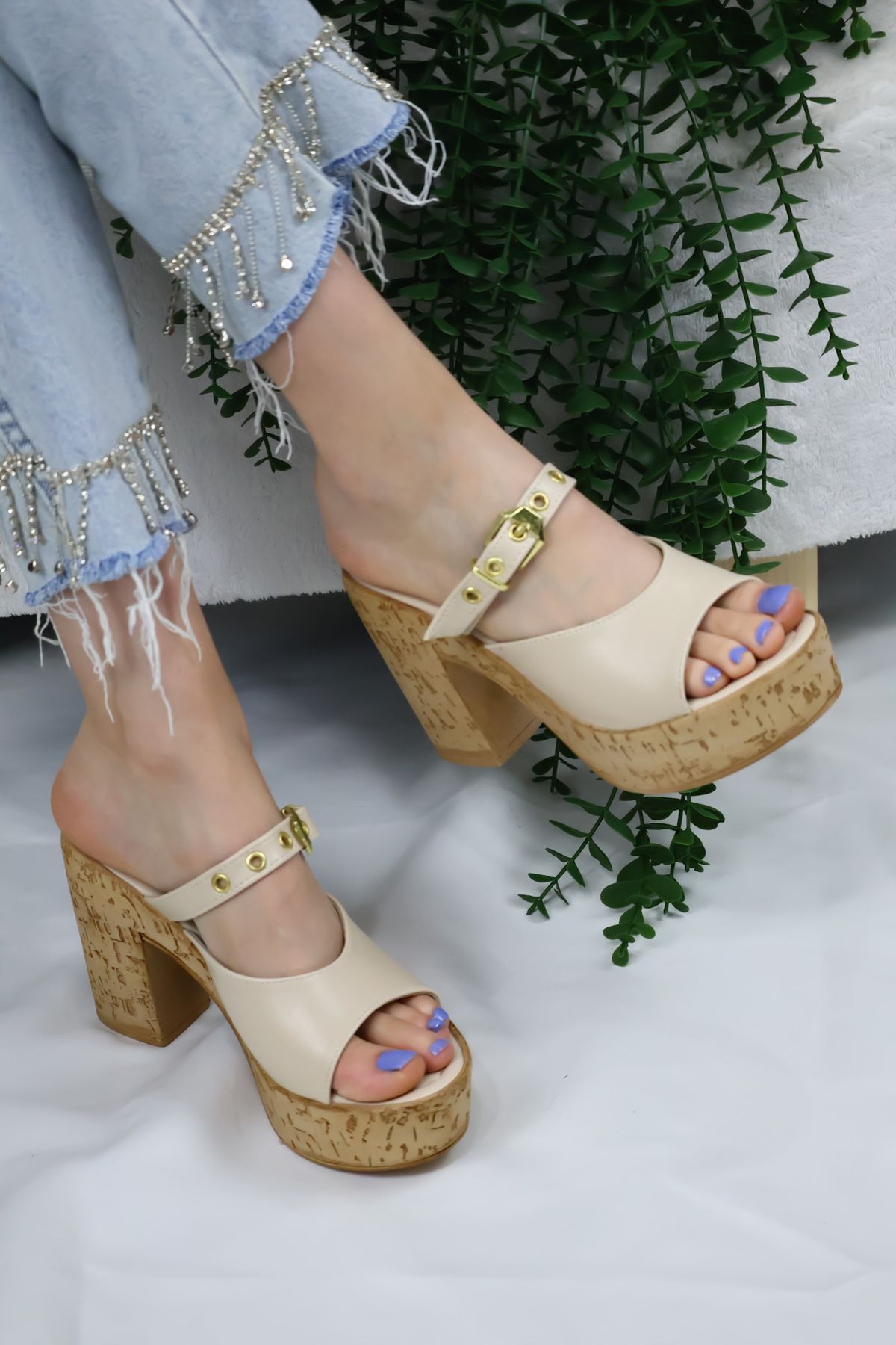 asmi shoes Kadın Bej Mantar Topuklu Sandelet Terlik