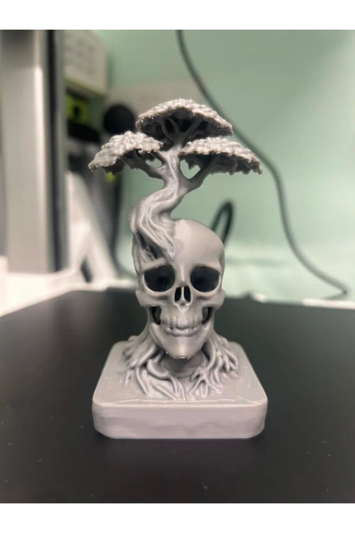 VZMZ Bonsai Ağaçlı Kafatası Heykeli
