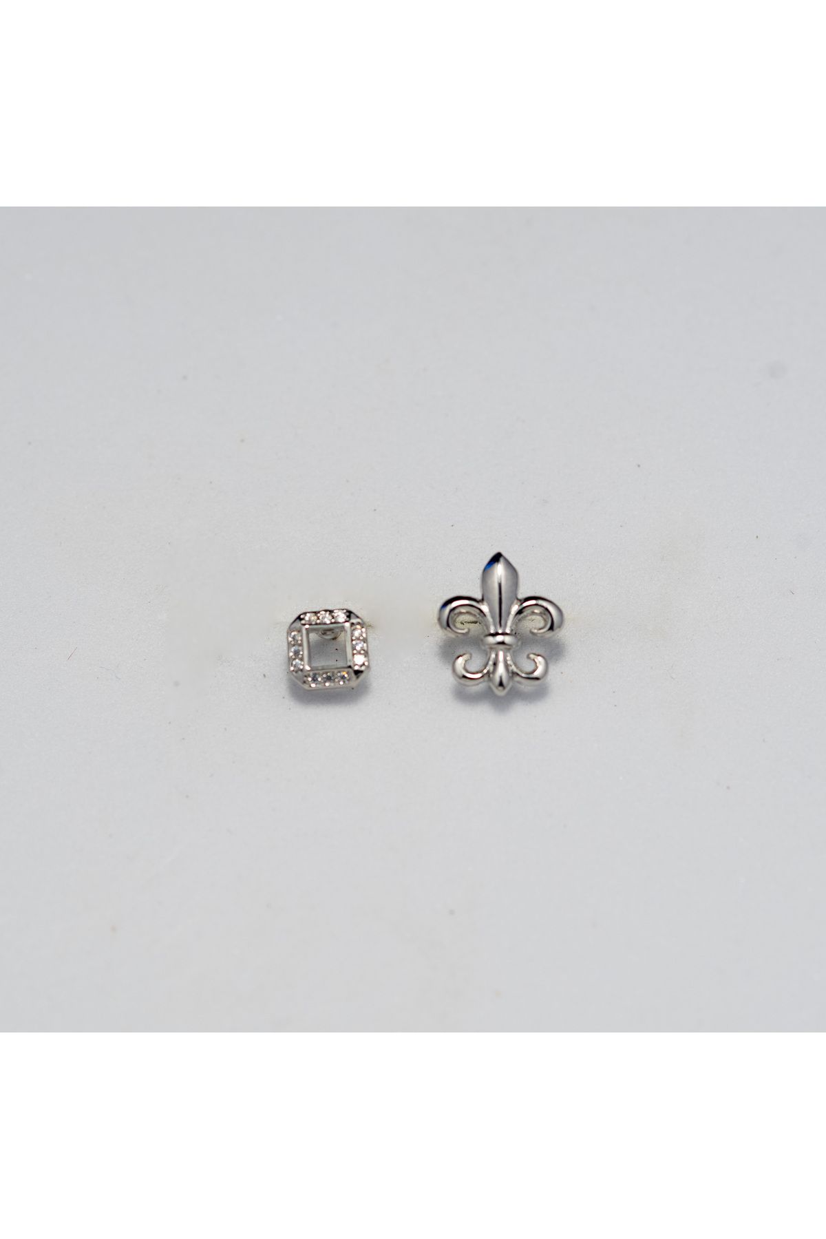 Piercing by Sever KOMBİN KARE VE VINTAGE ÇELİK PIERCING… GÜMÜŞ/SILVER RENKLİ ve ŞEFFAF TAŞLI (TARGUS HELIX CONCH FLAT)