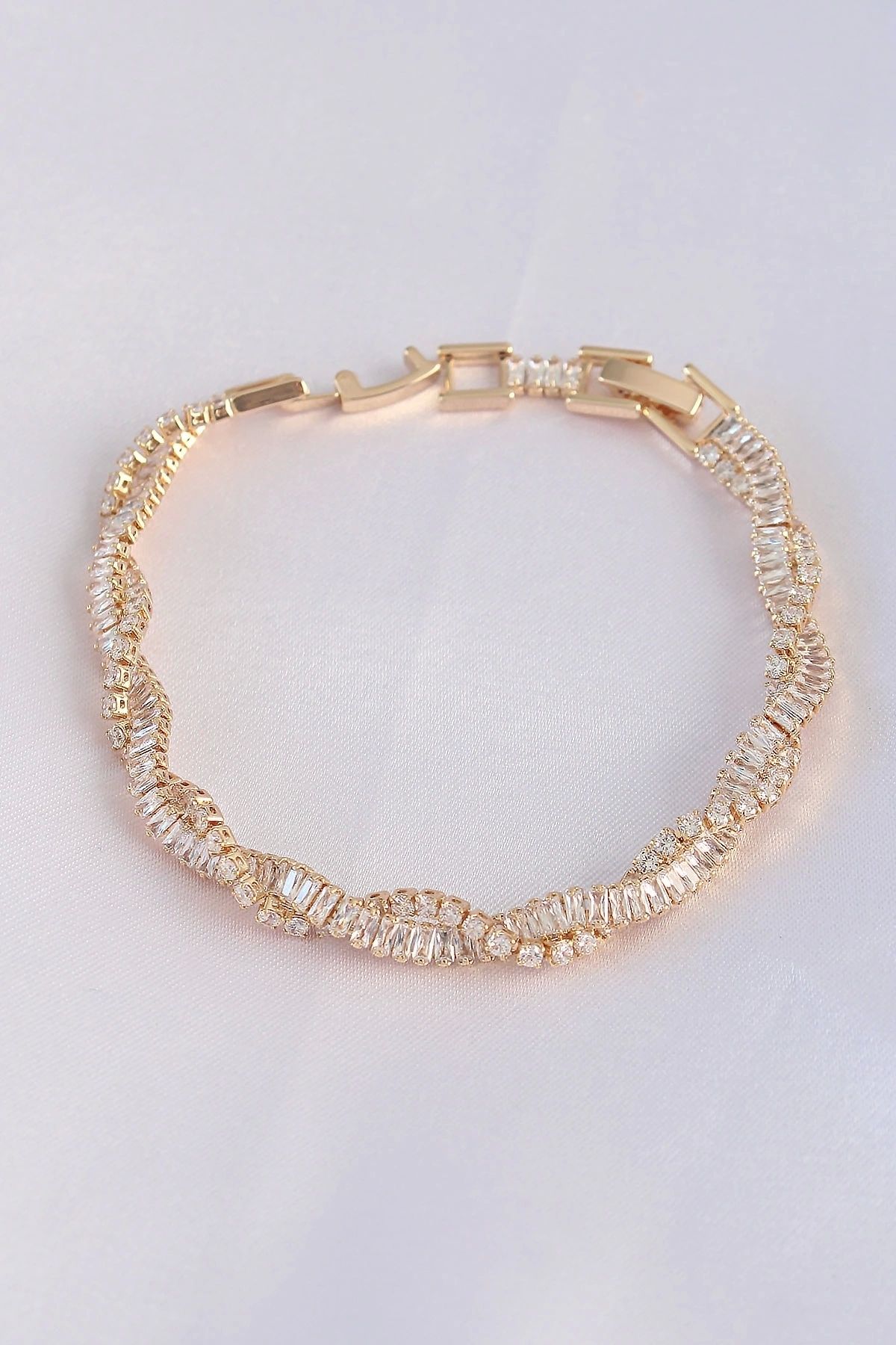 STOREMAX Vip Seri Pirinç Zirkon Taşlı Gold Renk Sarmal Model Bileklik