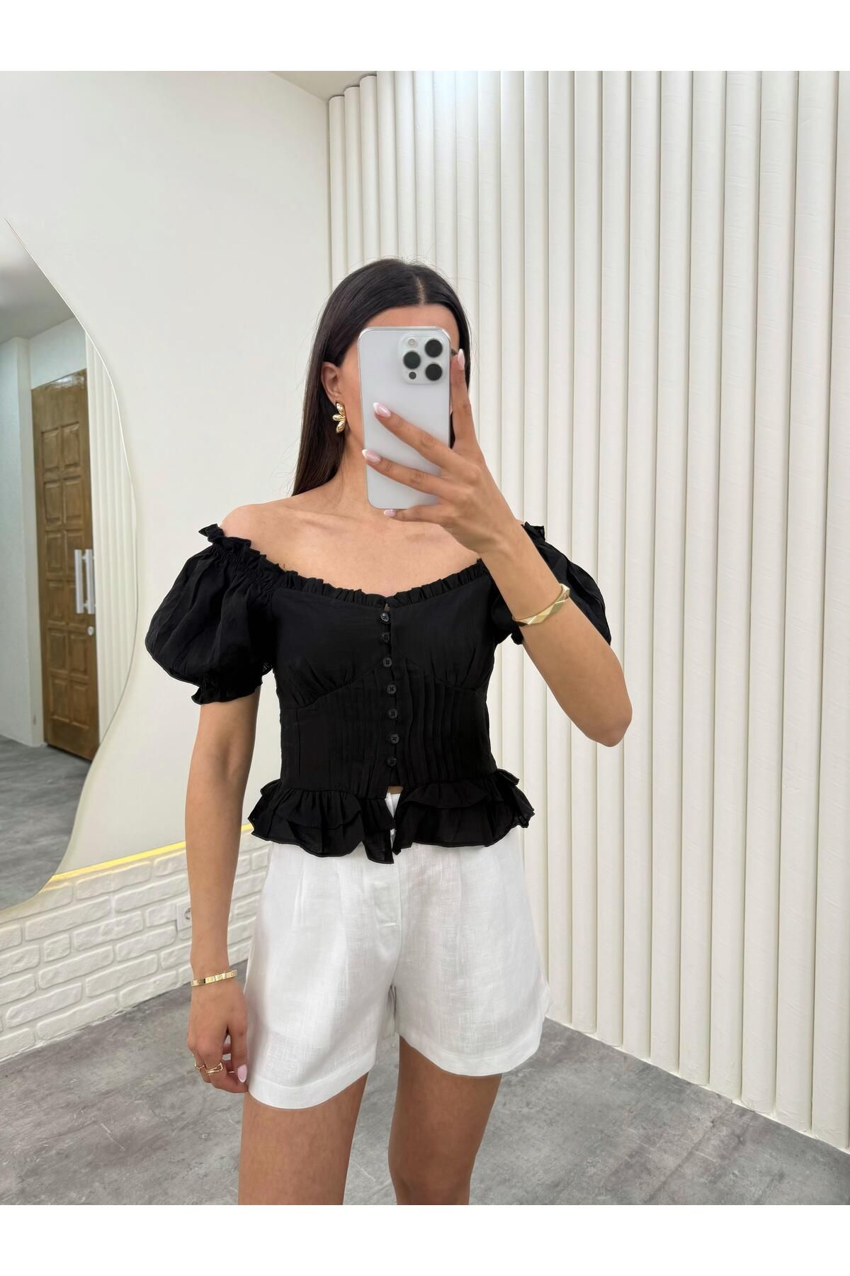 Gaus Siyah Balon Kol Önü Düğmeli Crop Bluz Gaus00279